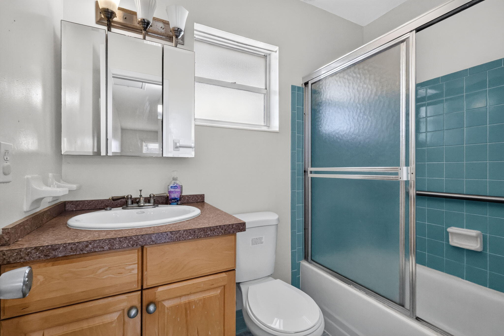 VILLAGE ROYALE CONDO 7 - Residential