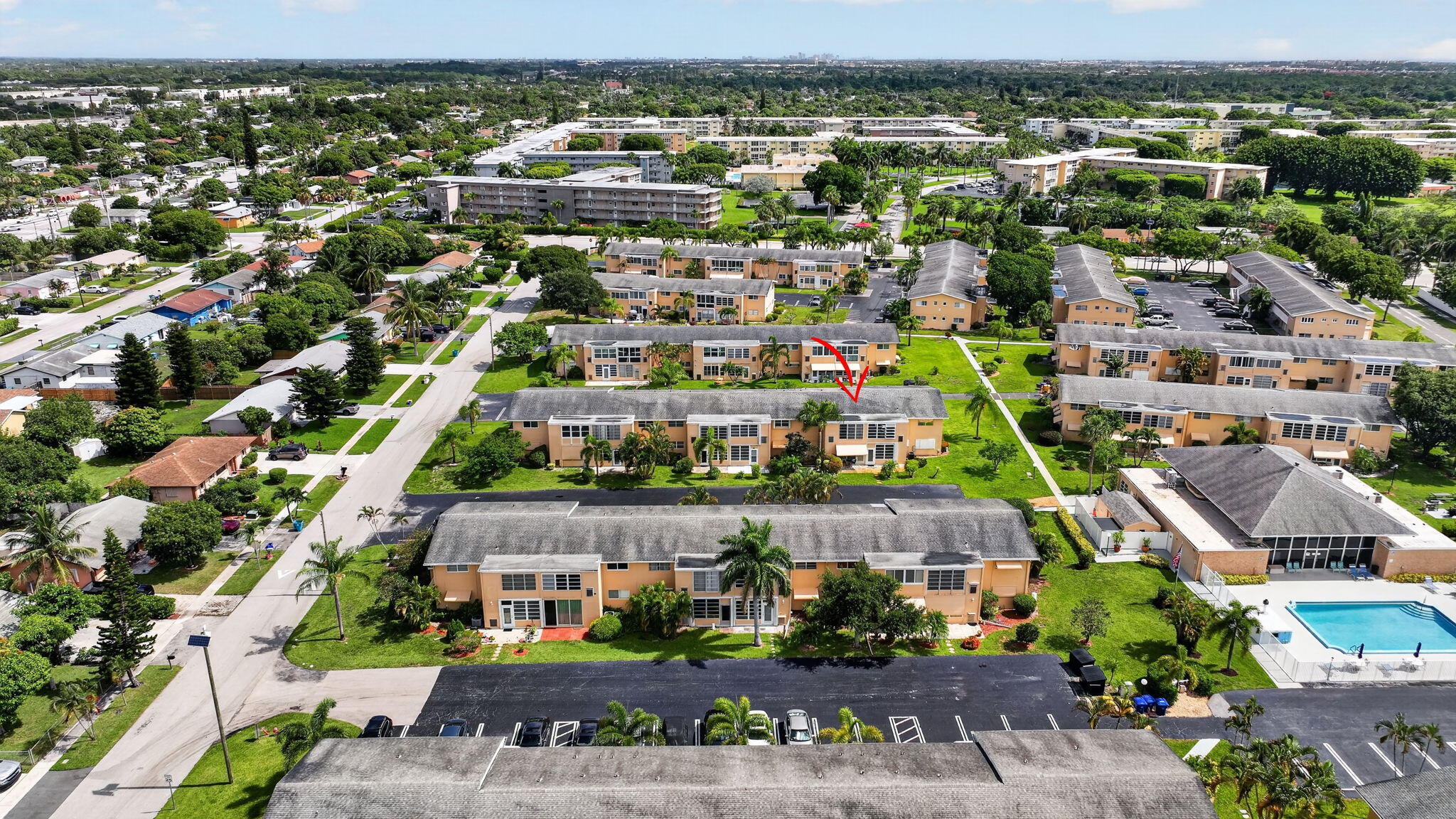 VILLAGE ROYALE CONDO 7 - Residential