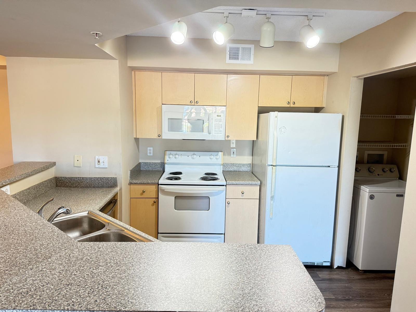 PORTOFINO AT JENSEN BEACH CONDO - Residential Lease