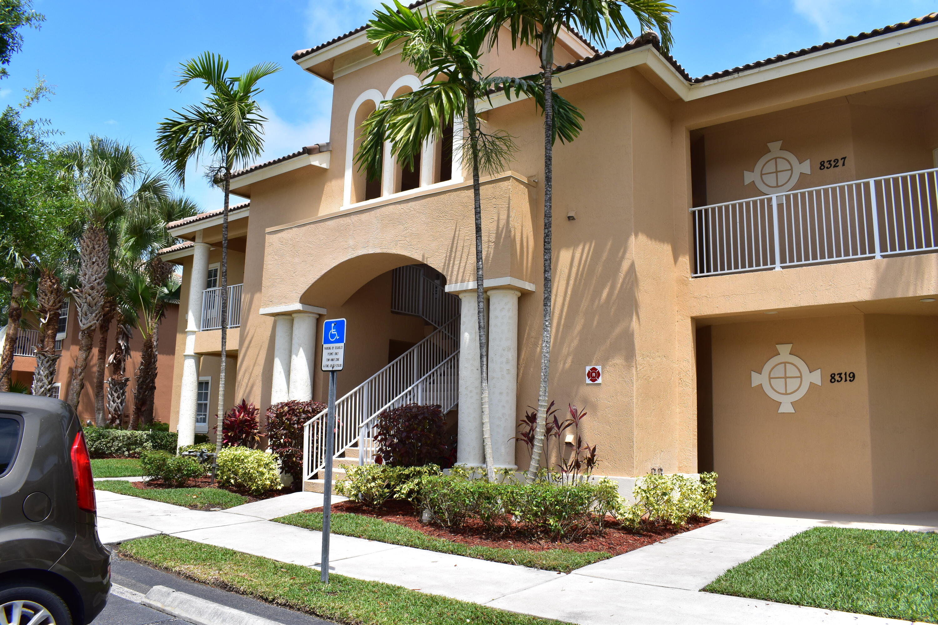 CASTLE PINES CONDOMINIUM - Residential Lease