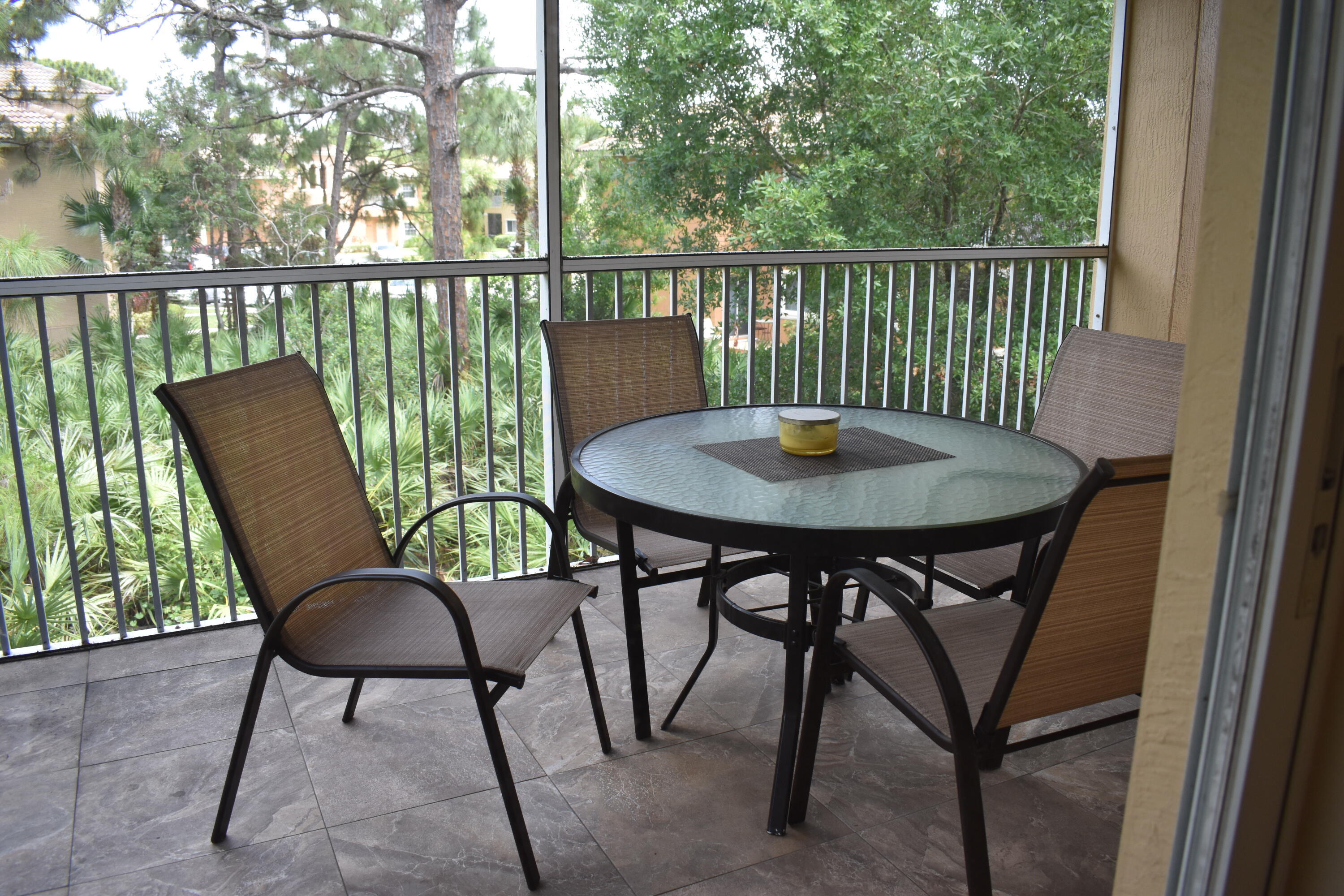 CASTLE PINES CONDOMINIUM - Residential Lease