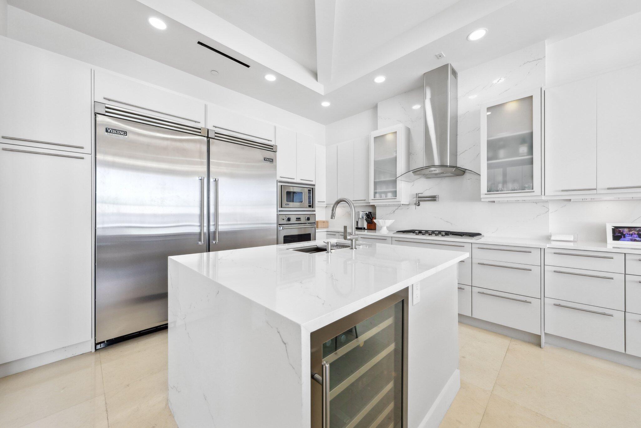 OCEAN PLACE VILLAS - Residential