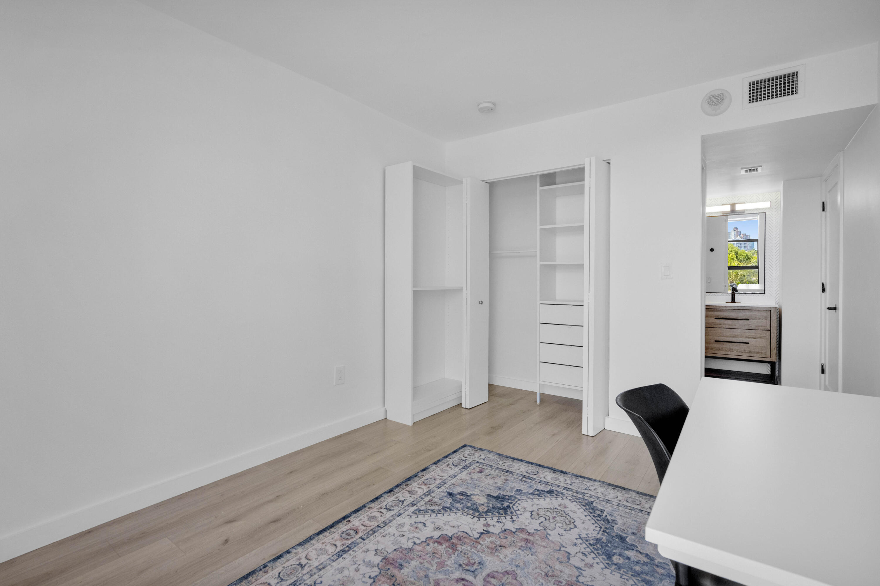 FLAMENCO CONDO TOWER I - Residential