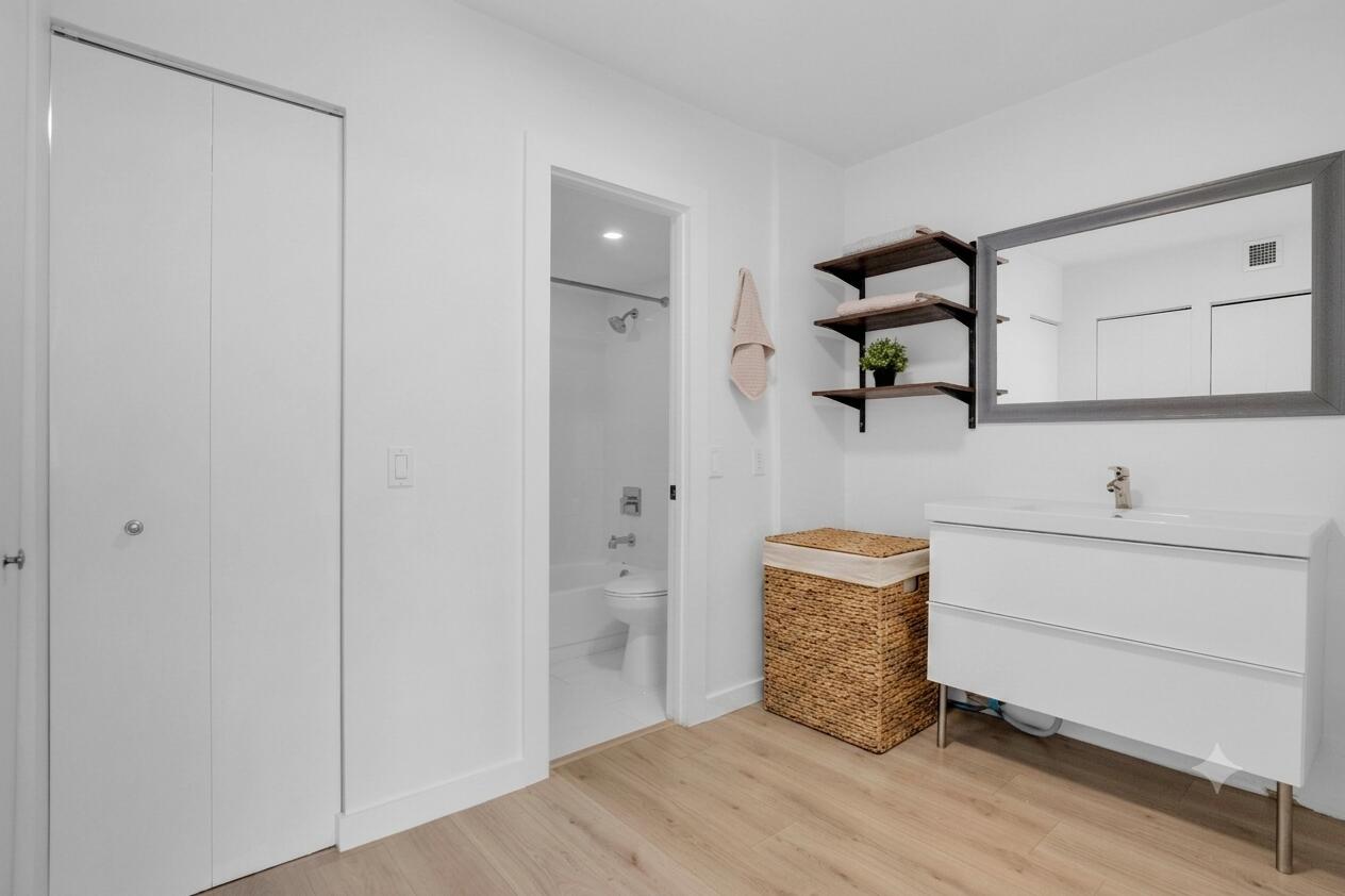 FLAMENCO CONDO TOWER I - Residential