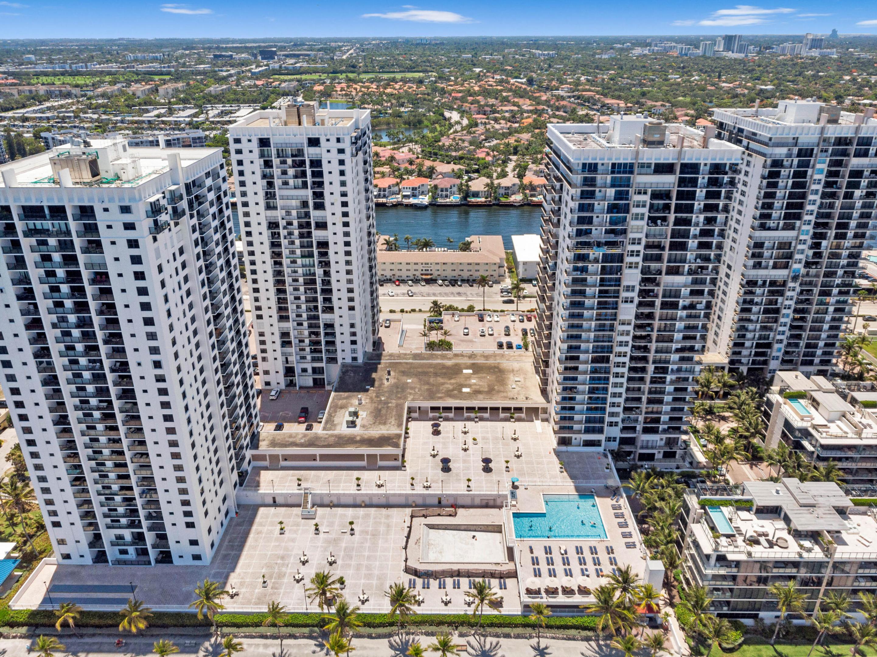 FLAMENCO CONDO TOWER I - Residential