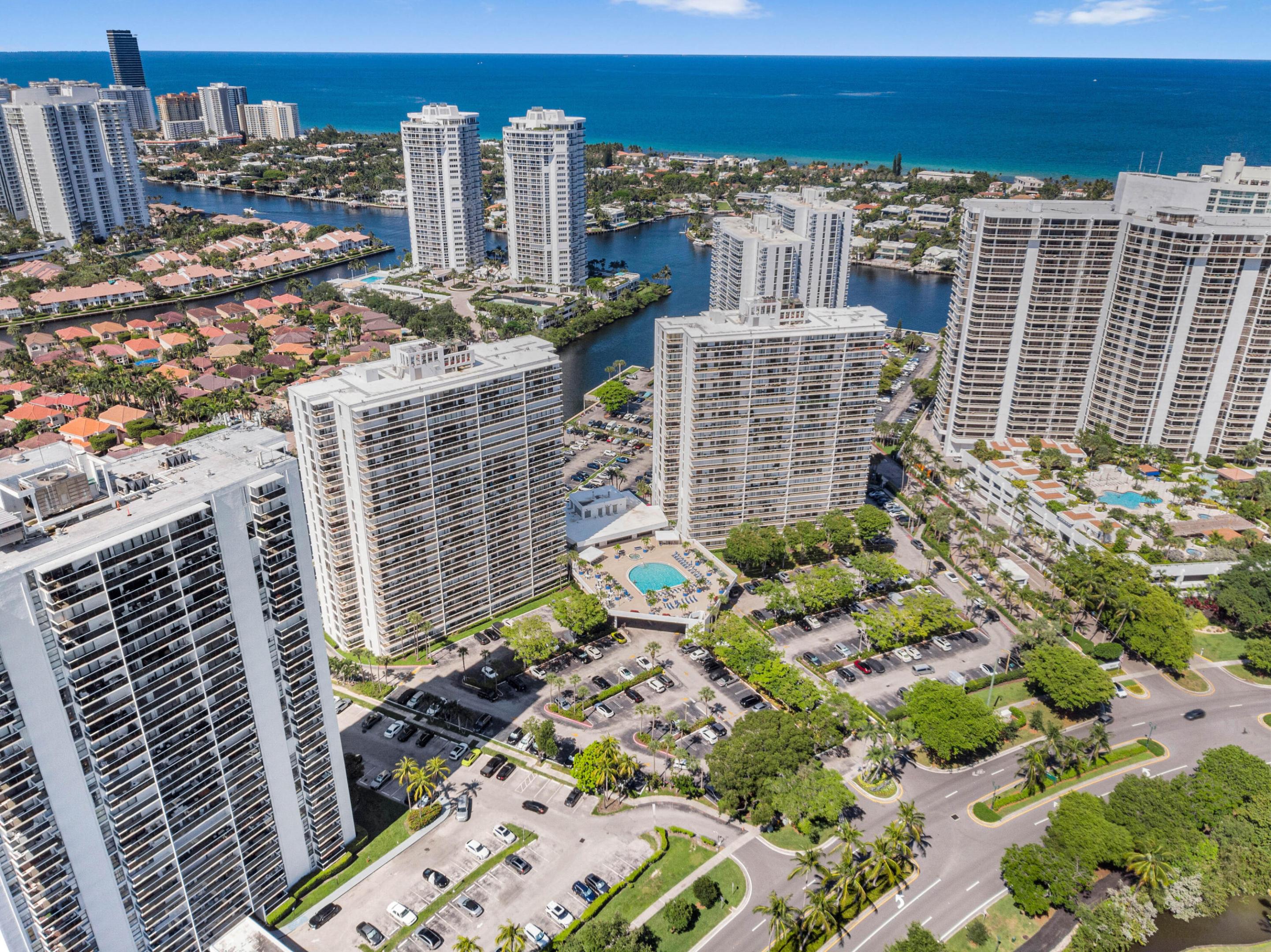 FLAMENCO CONDO TOWER I - Residential