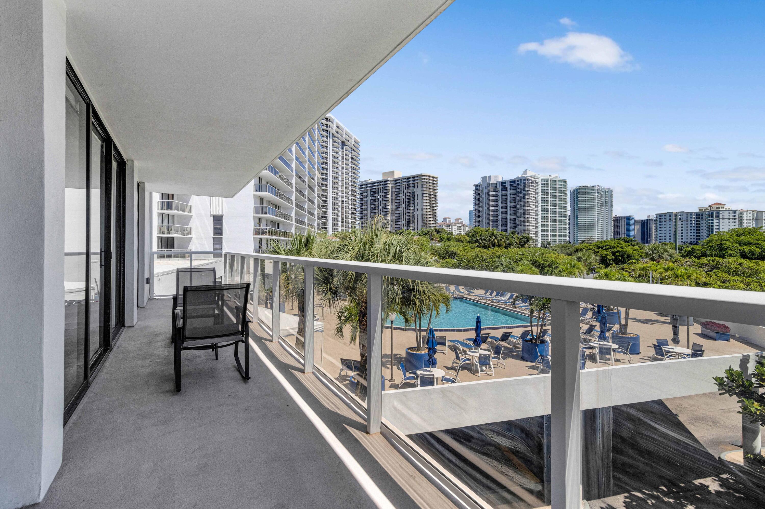 FLAMENCO CONDO TOWER I - Residential