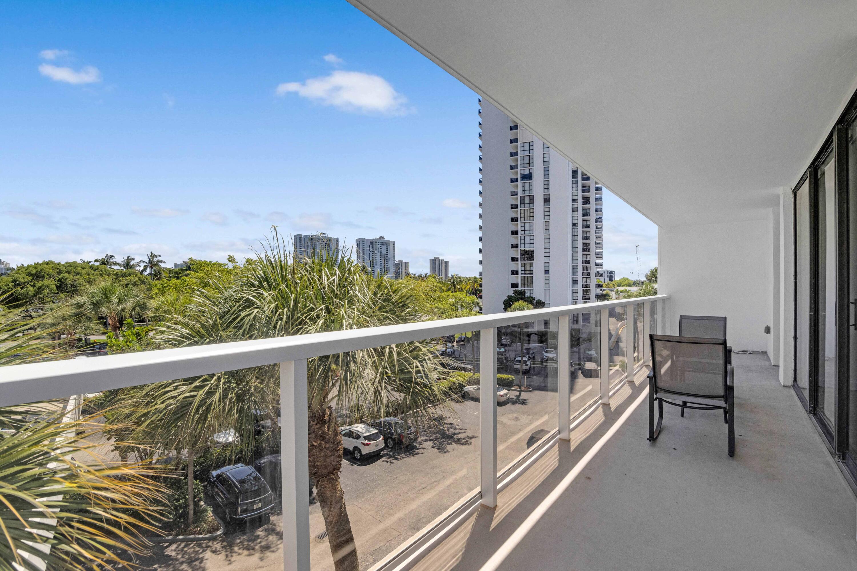 FLAMENCO CONDO TOWER I - Residential