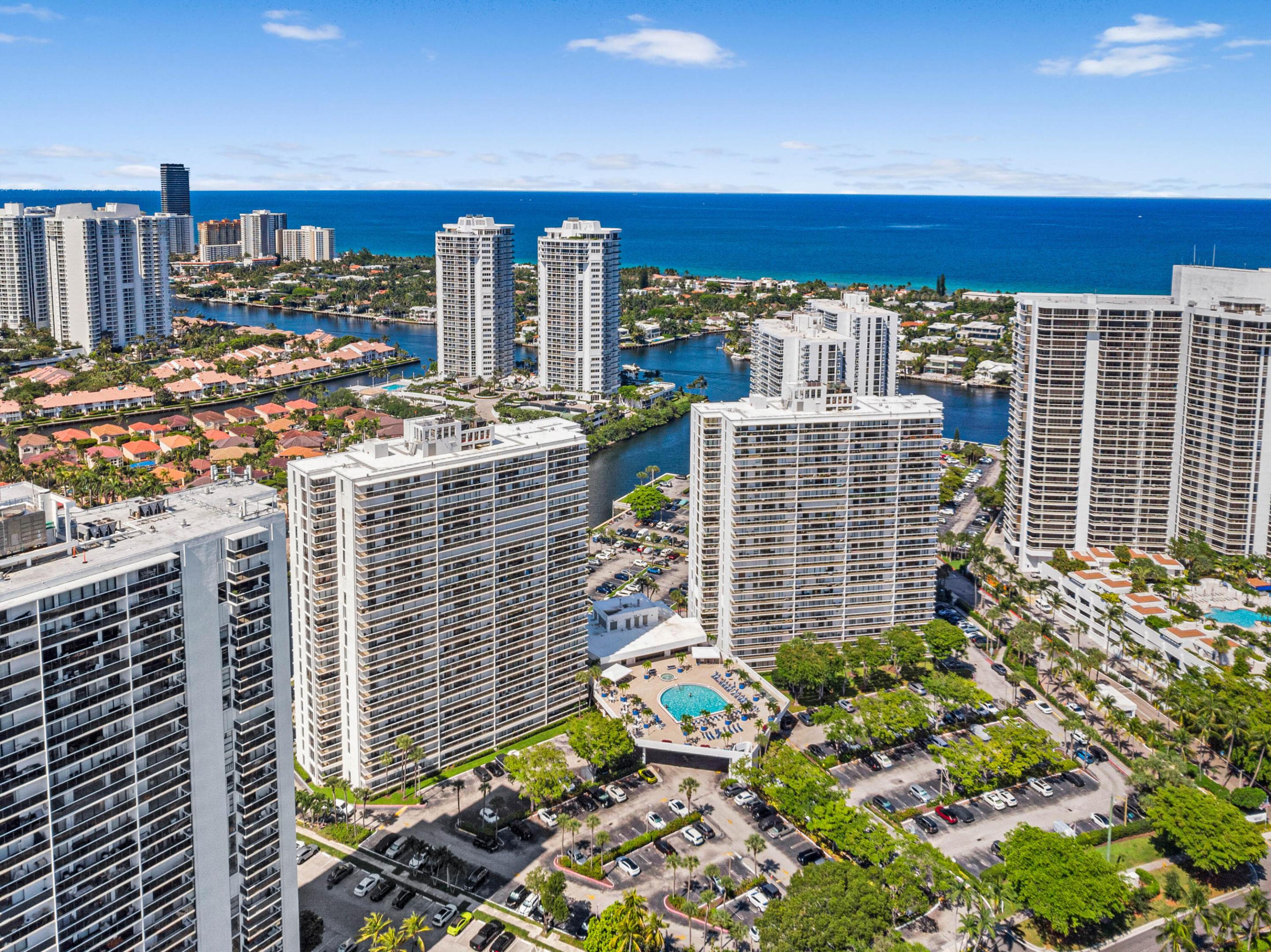 FLAMENCO CONDO TOWER I - Residential