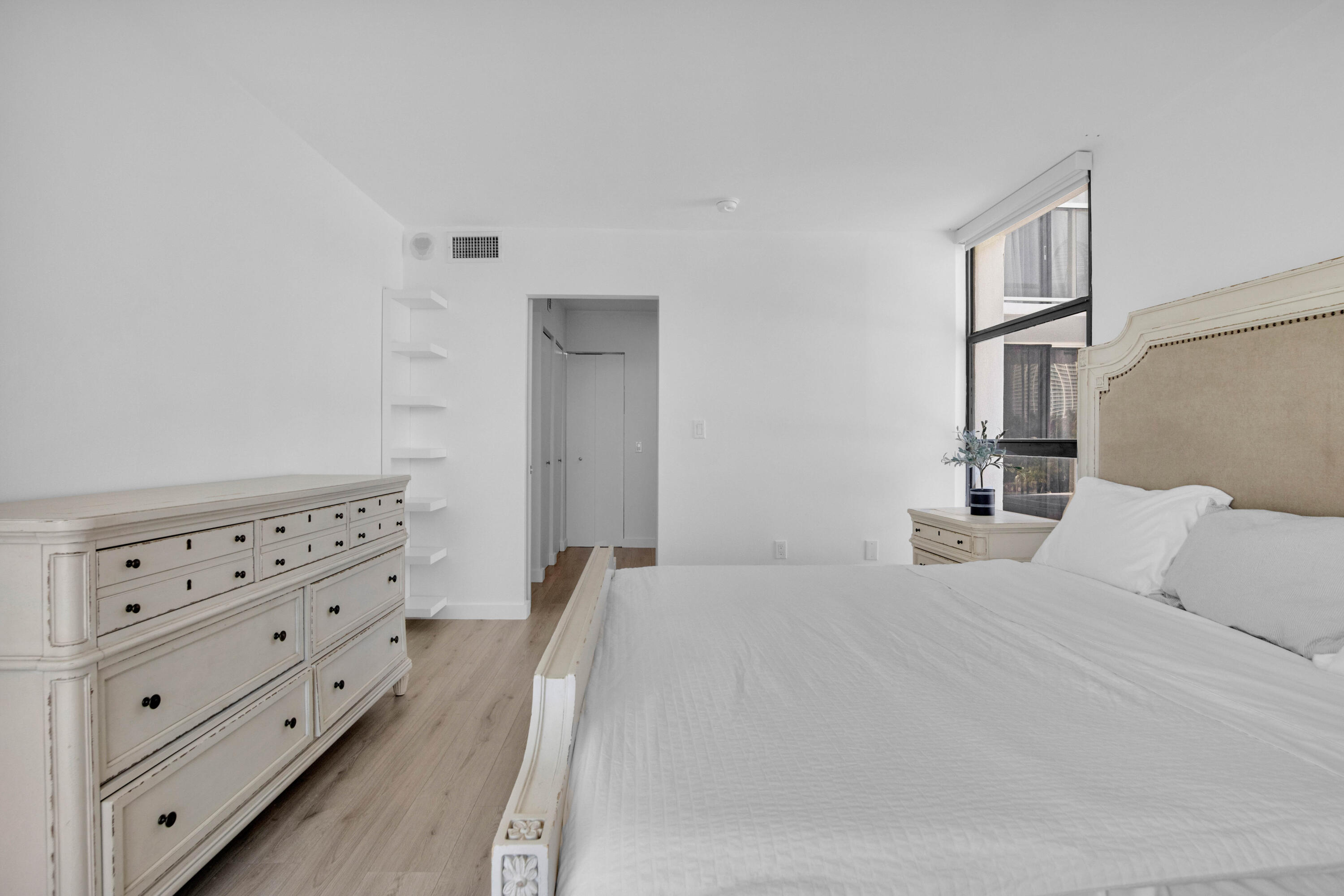 FLAMENCO CONDO TOWER I - Residential