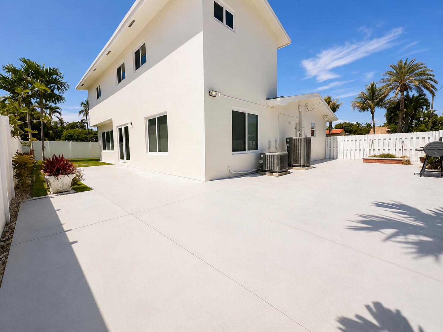 HOLLYWOOD LAKES SECTION - Residential Lease