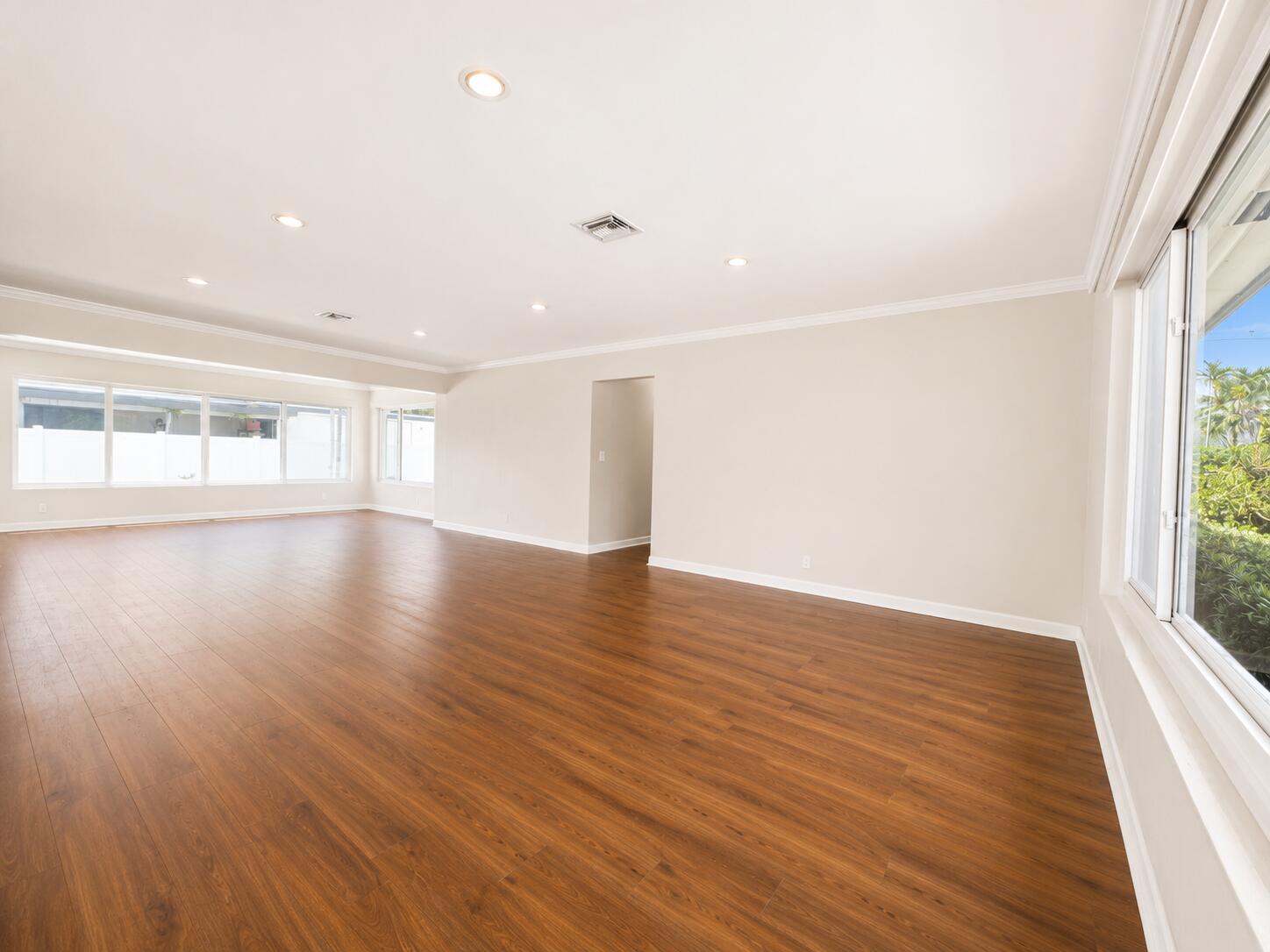 HOLLYWOOD LAKES SECTION - Residential Lease