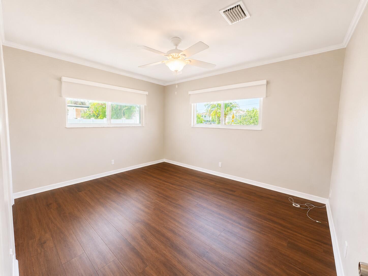 HOLLYWOOD LAKES SECTION - Residential Lease