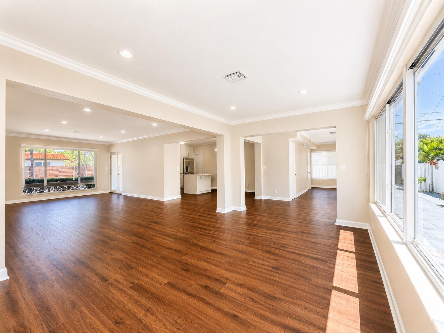 HOLLYWOOD LAKES SECTION - Residential Lease