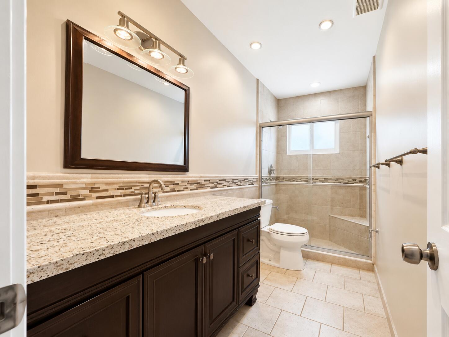 HOLLYWOOD LAKES SECTION - Residential Lease