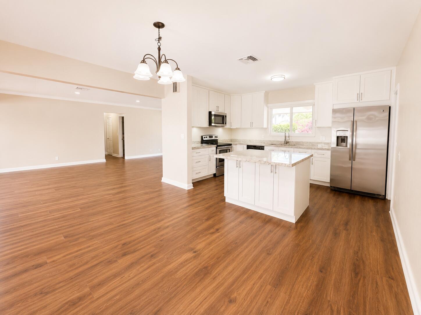 HOLLYWOOD LAKES SECTION - Residential Lease