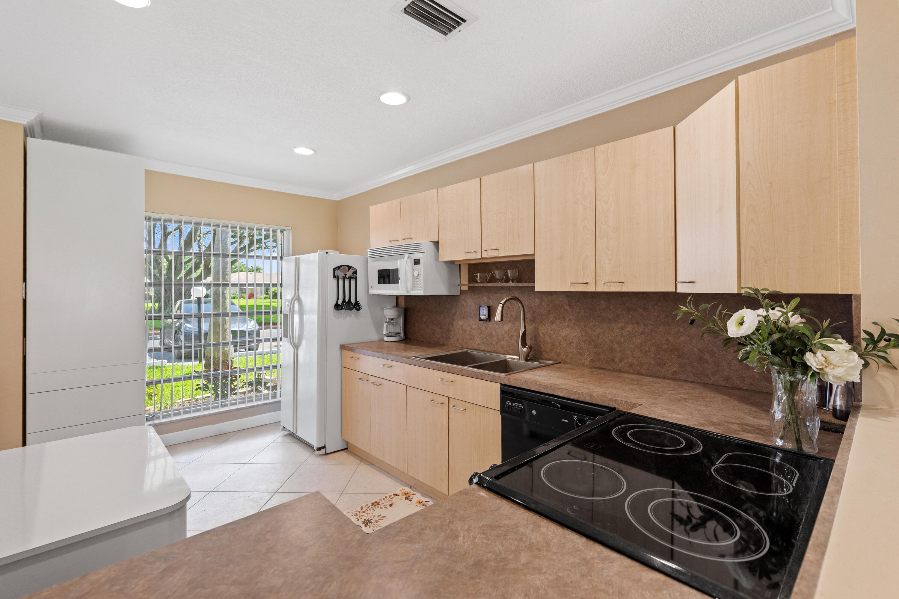 BOCA LAKES CONDO - Residential