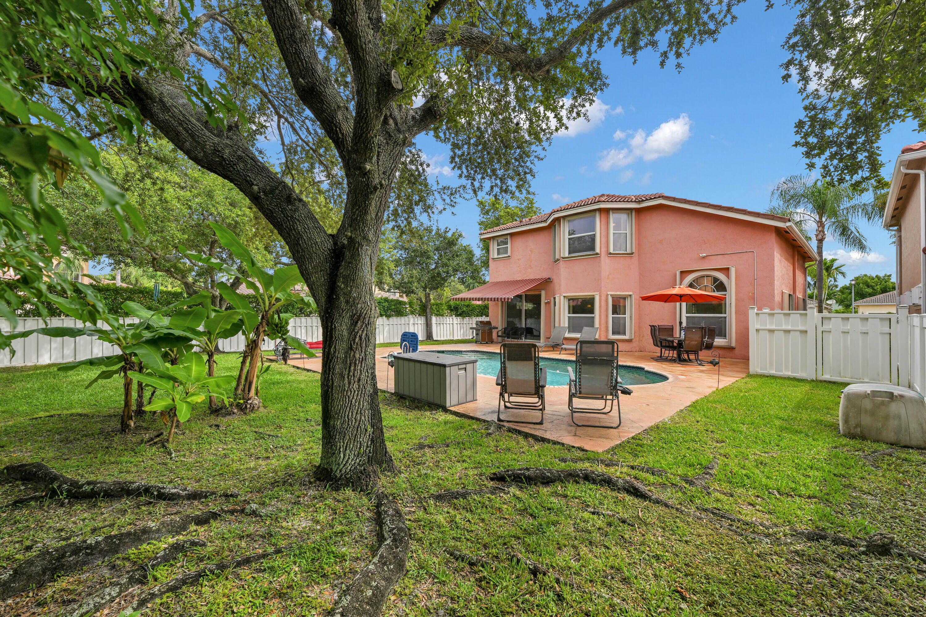 WYNDHAM LAKES EAST - Residential