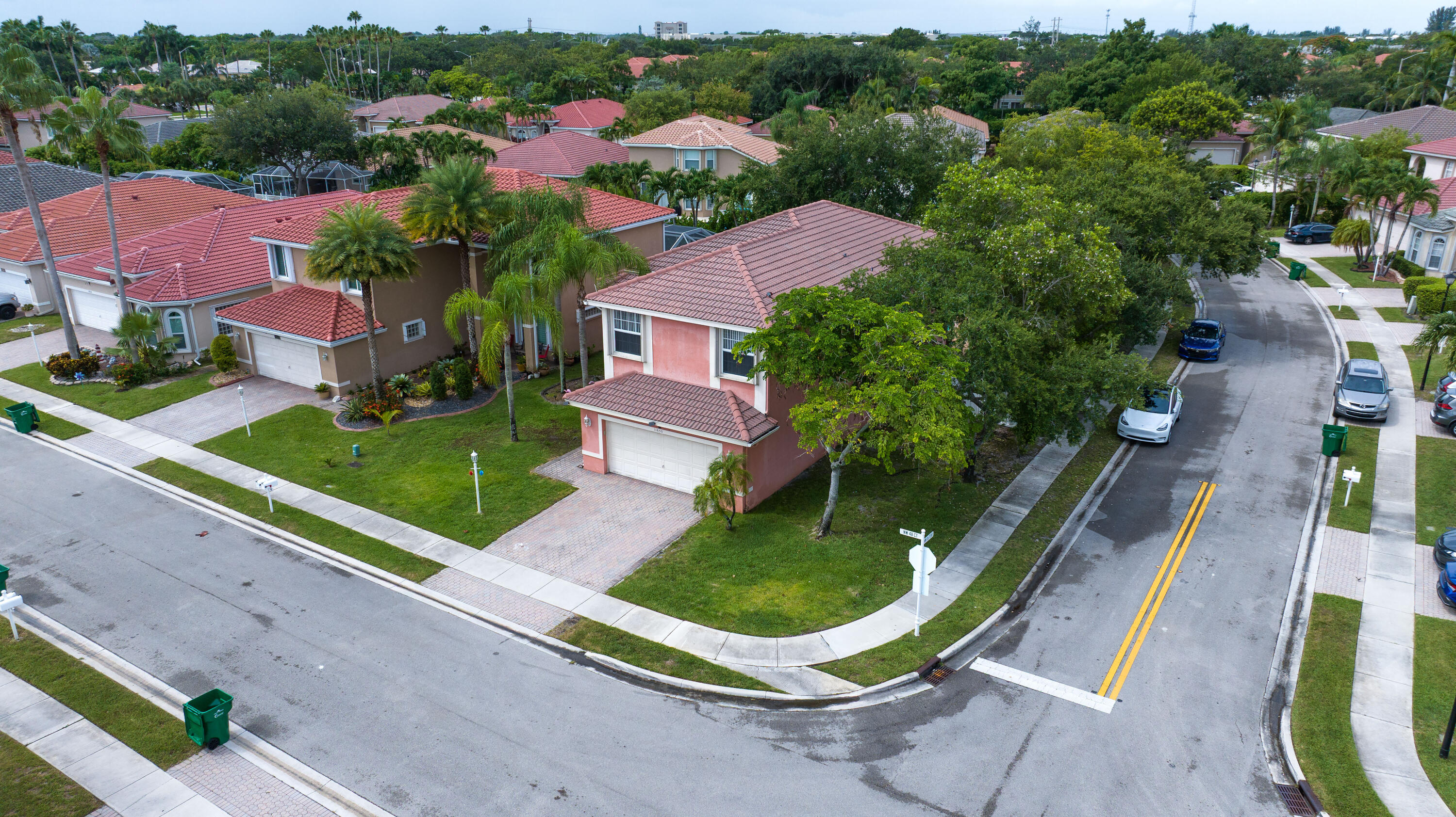 WYNDHAM LAKES EAST - Residential