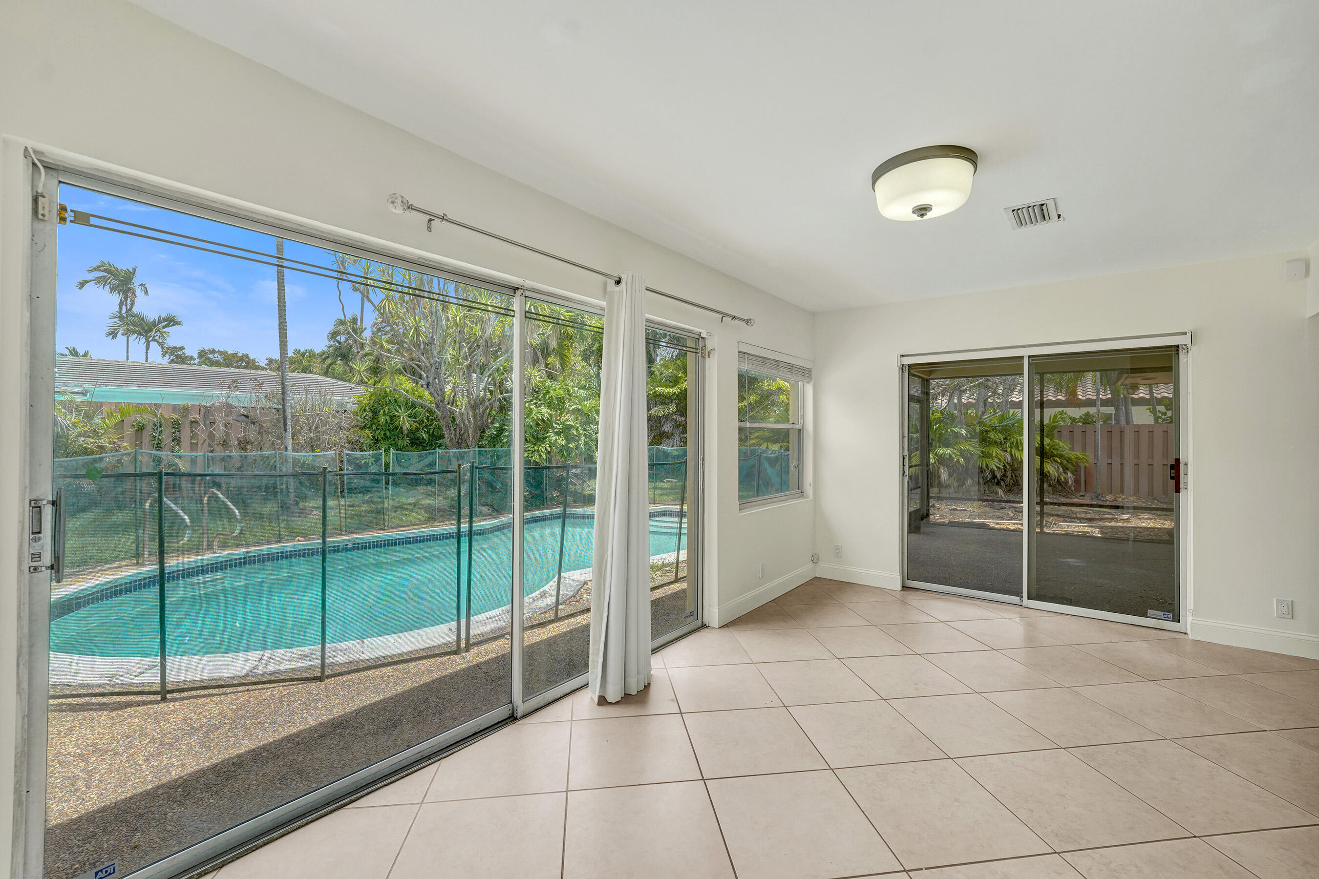 EMERALD HILLS - Residential