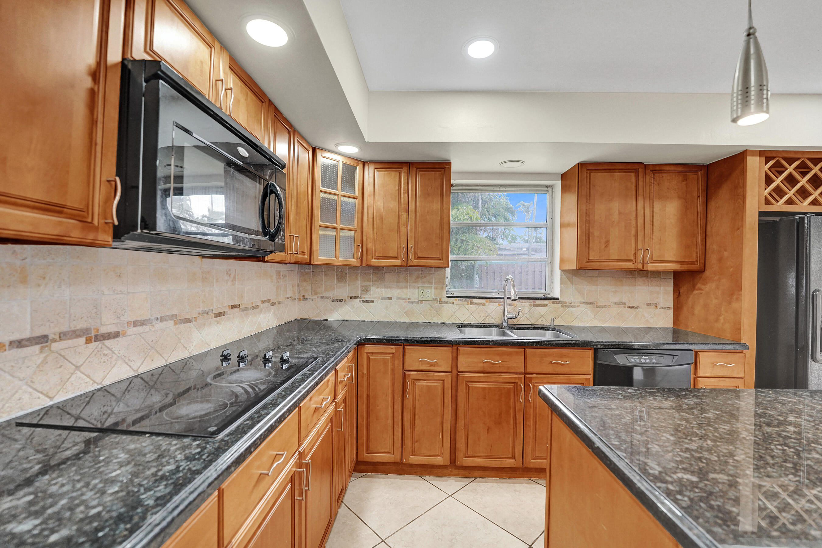 EMERALD HILLS - Residential