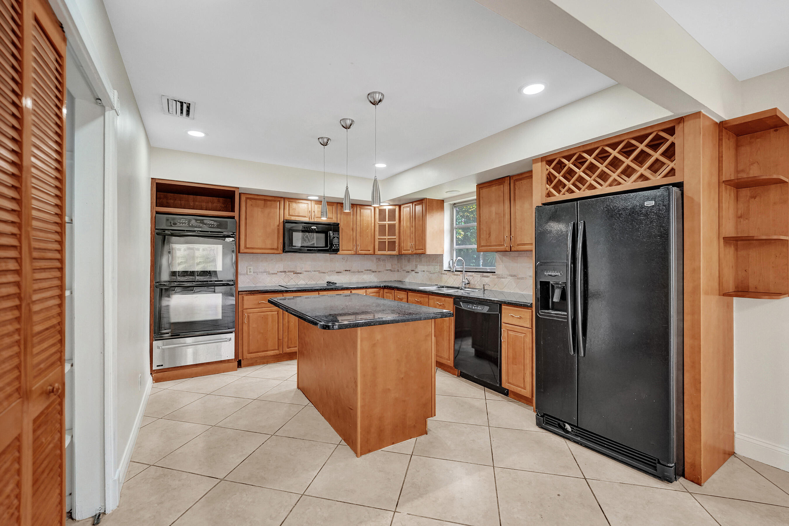 EMERALD HILLS - Residential