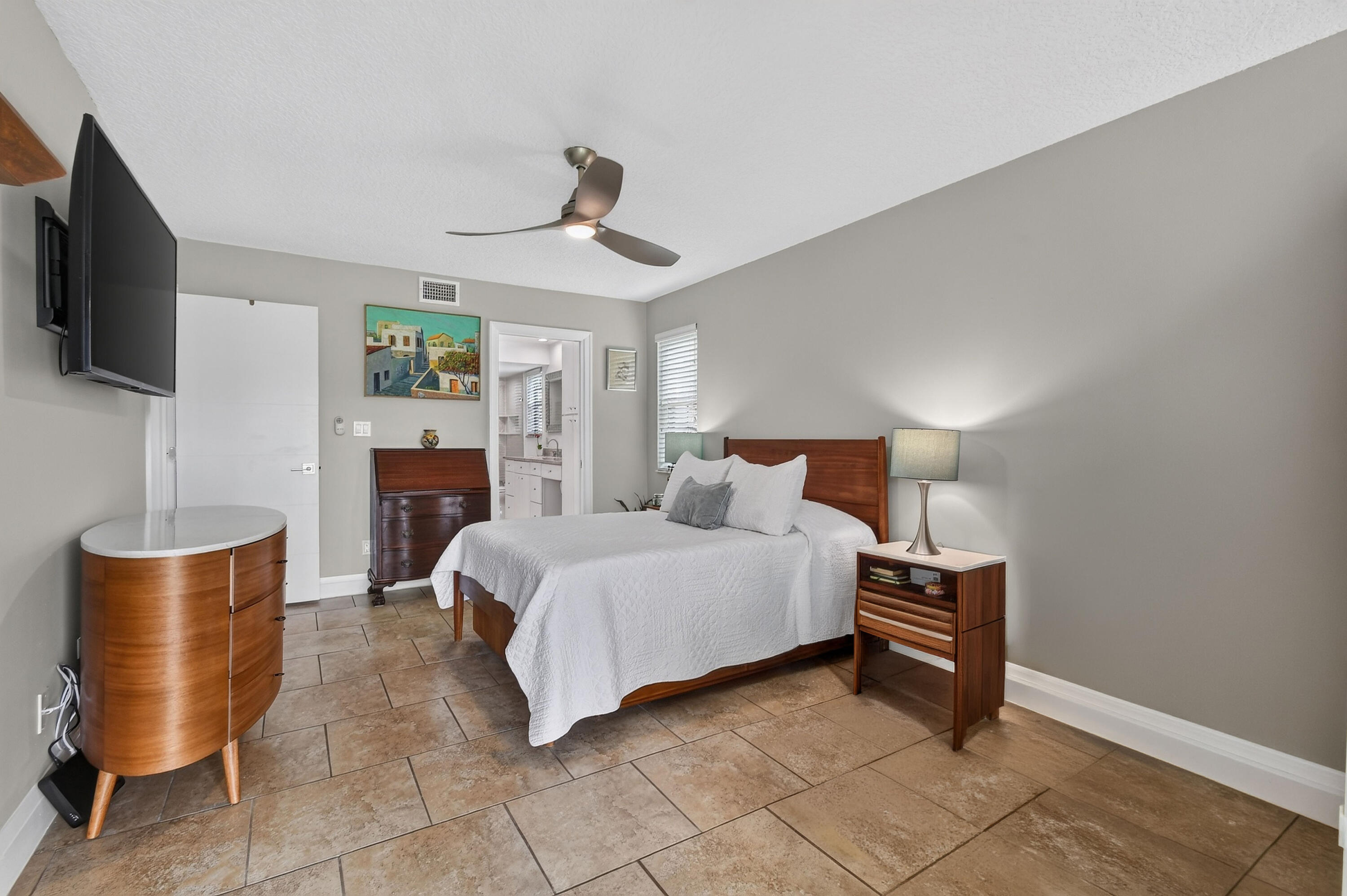 KEYSTONE CONDO - Residential