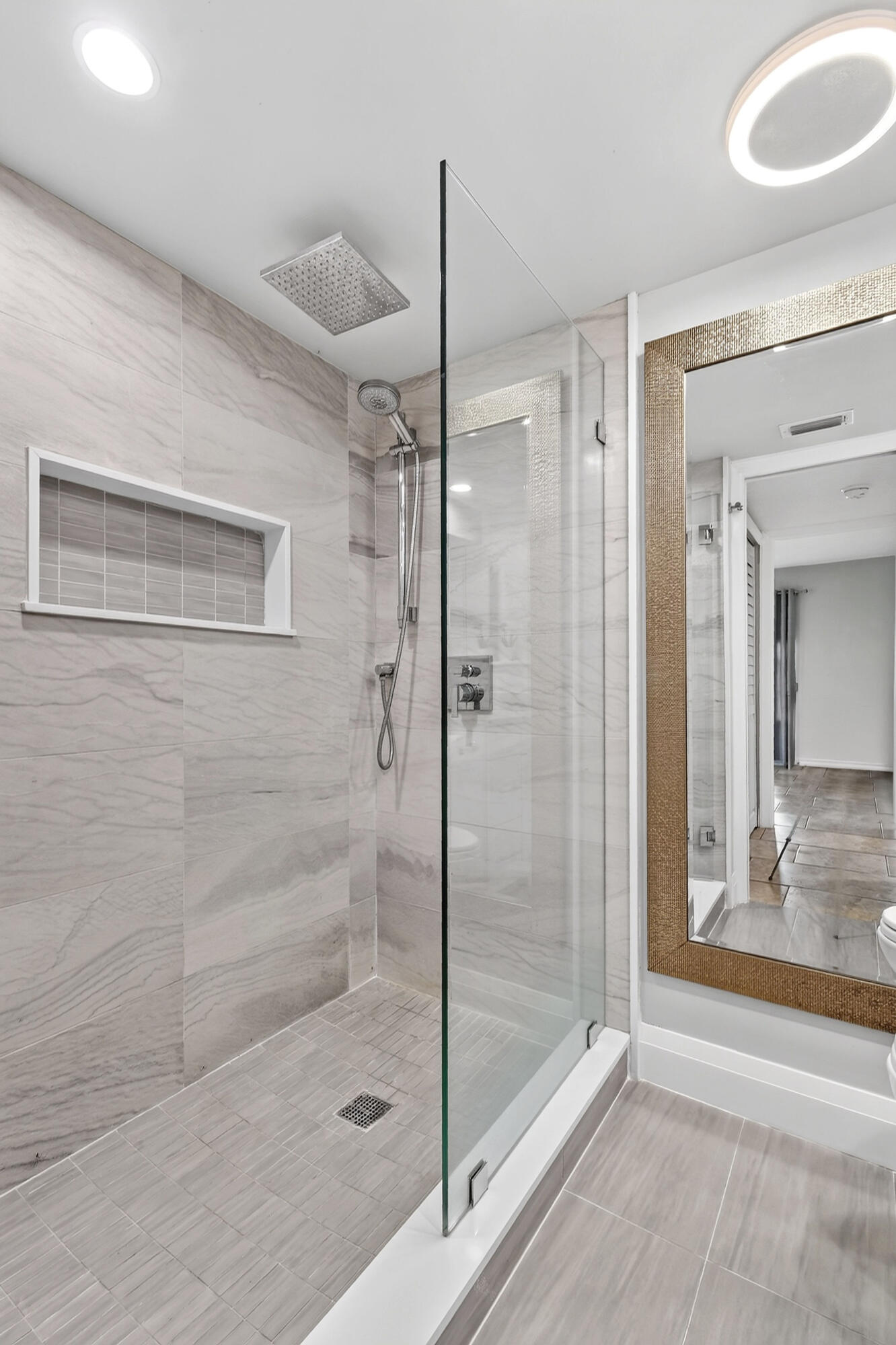 KEYSTONE CONDO - Residential