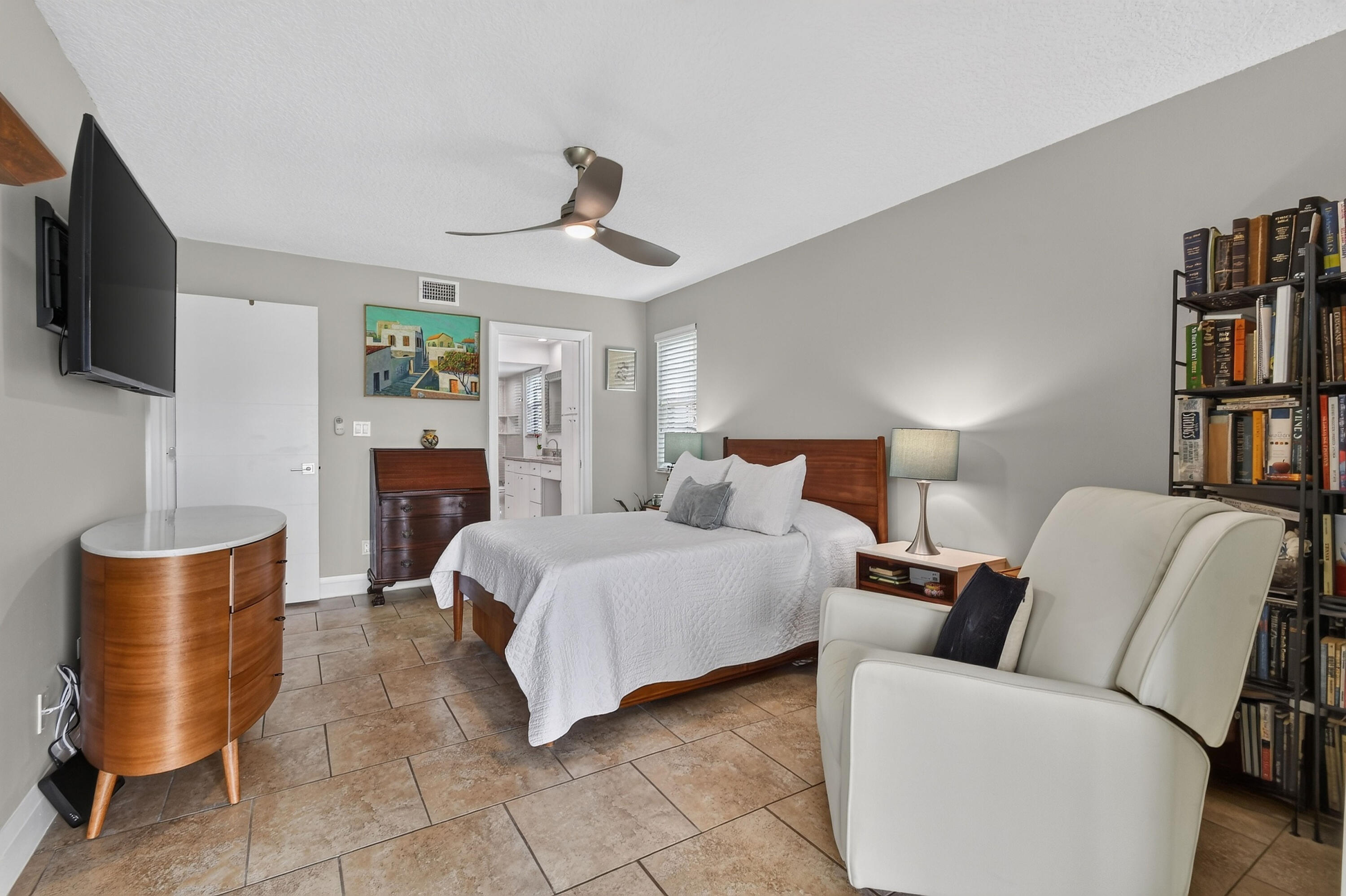 KEYSTONE CONDO - Residential