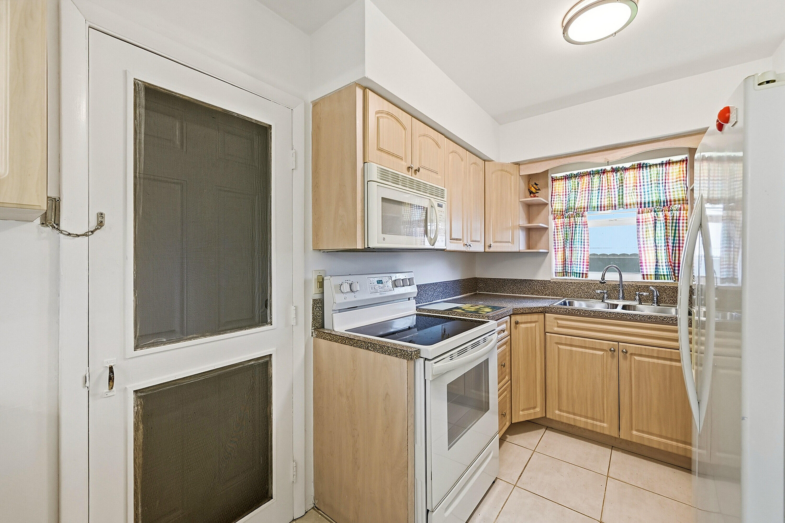 HOLLYWOOD PARK - Residential