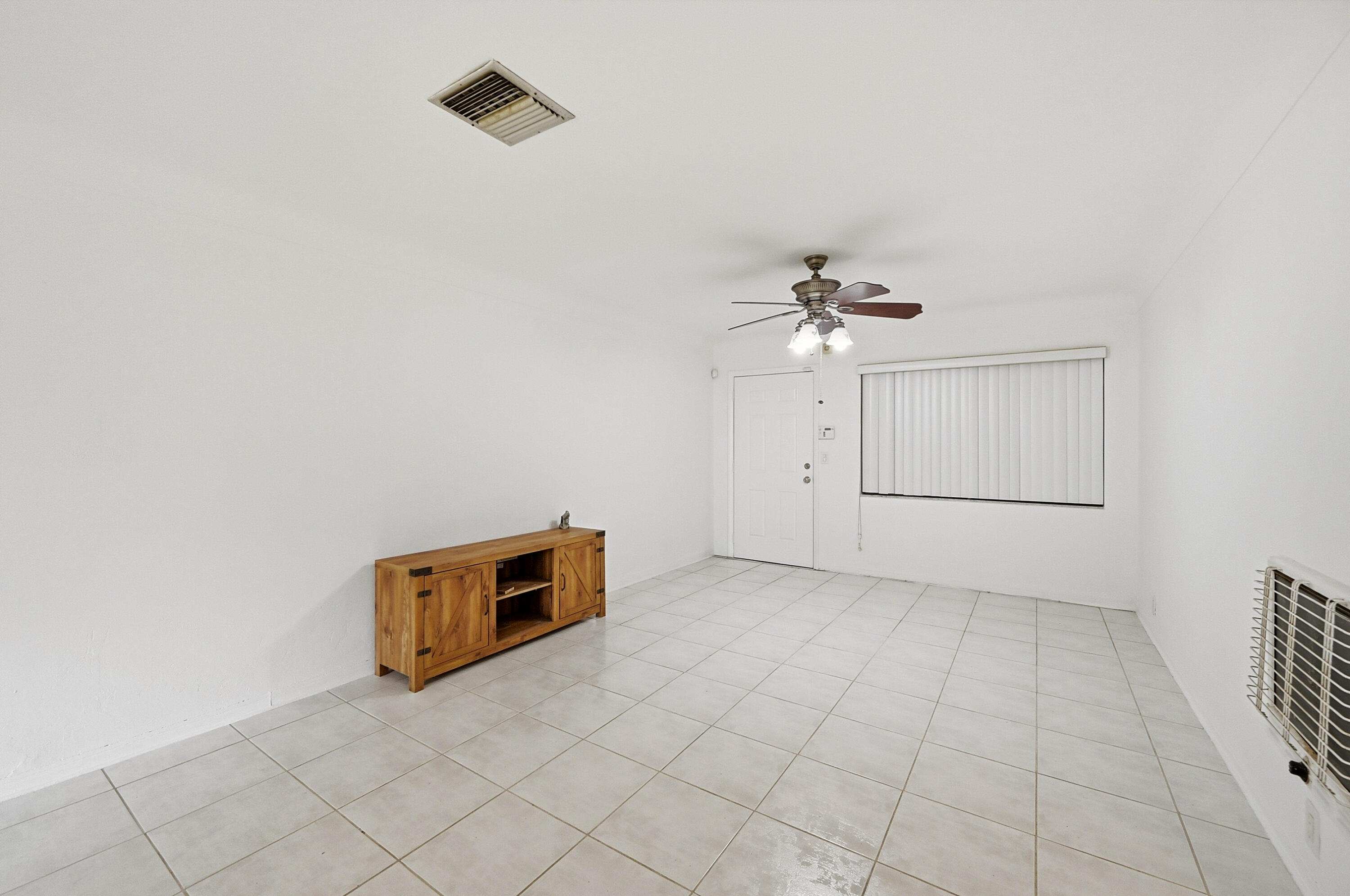 HOLLYWOOD PARK - Residential