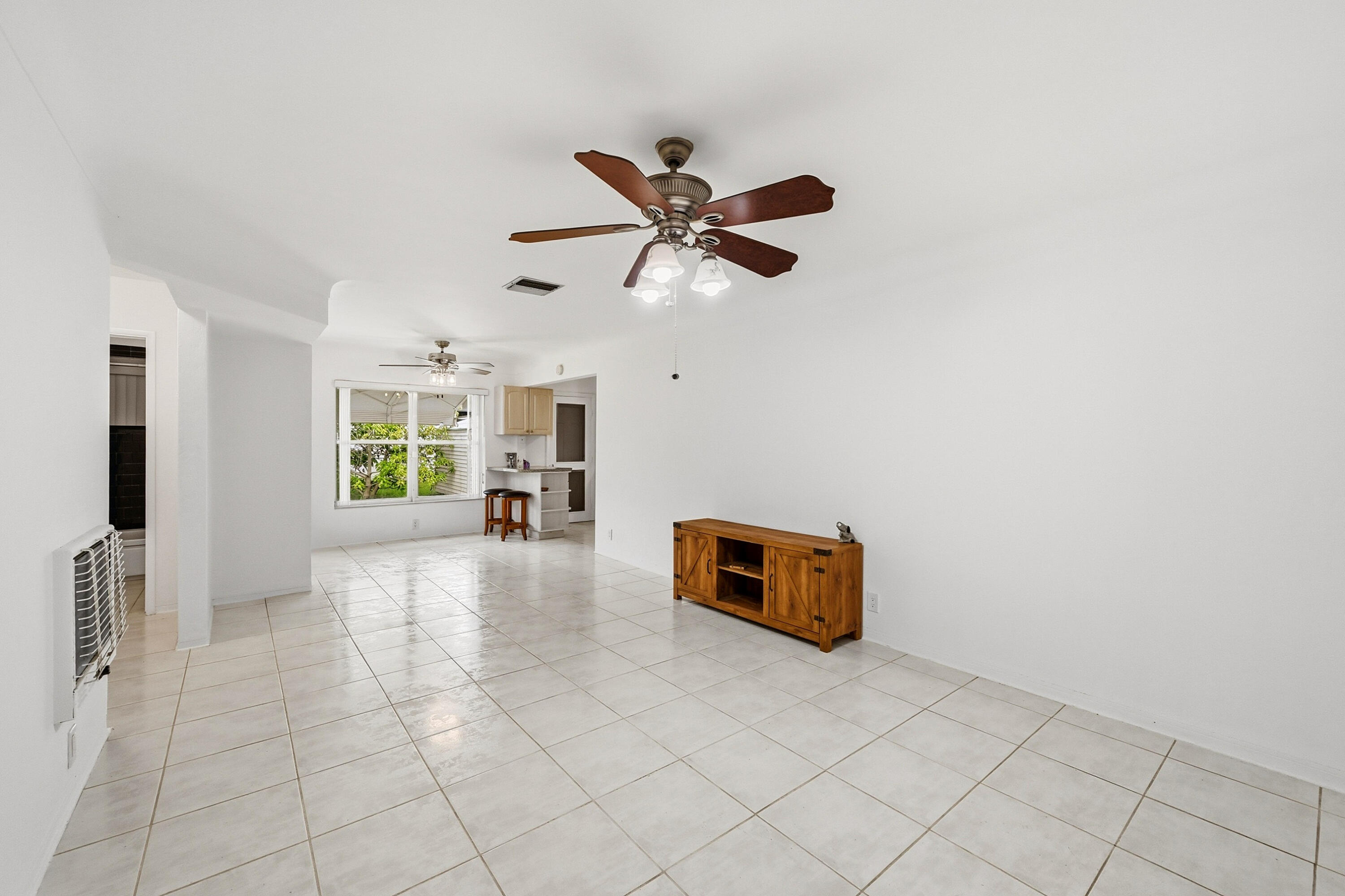 HOLLYWOOD PARK - Residential