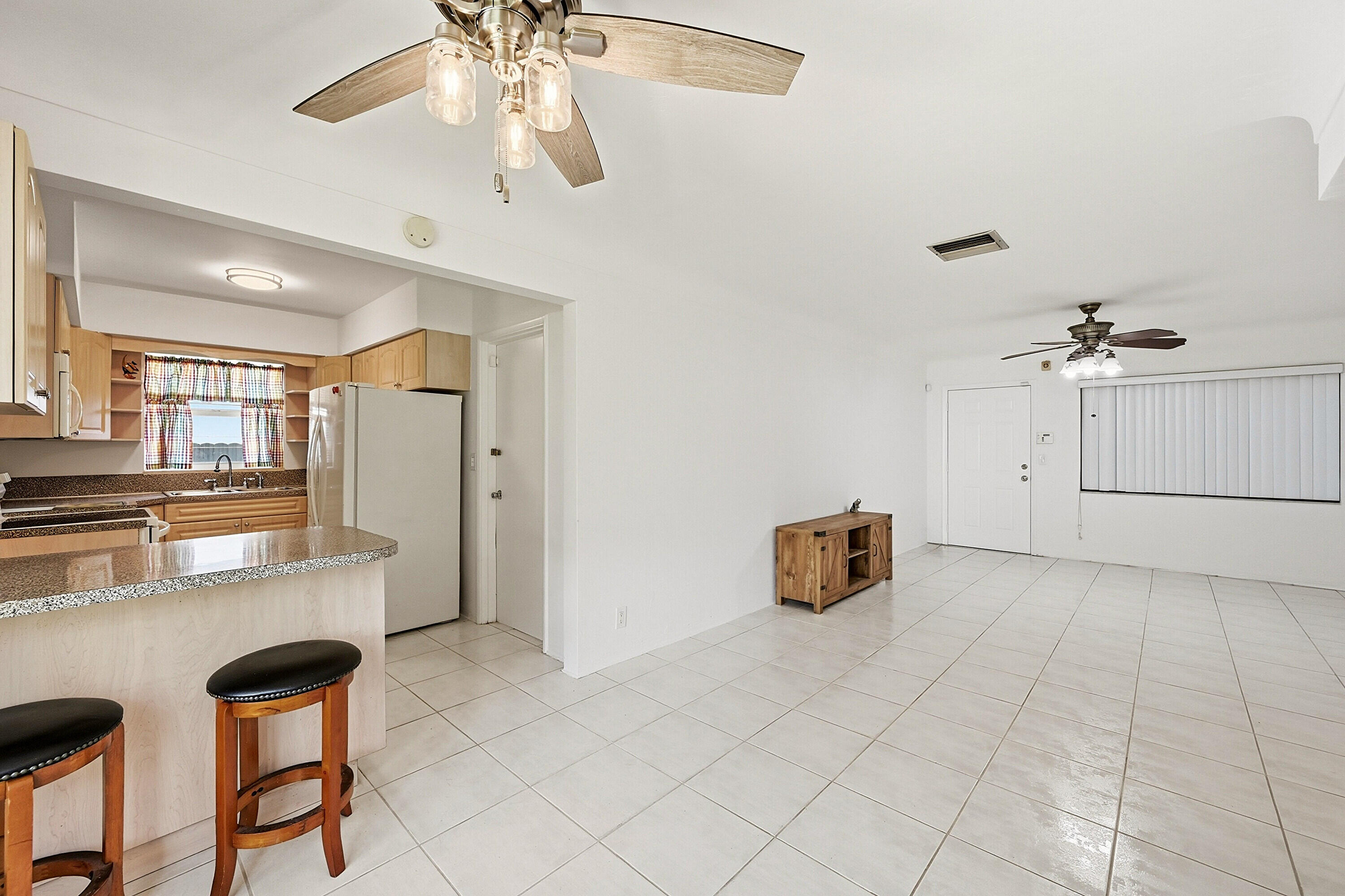 HOLLYWOOD PARK - Residential