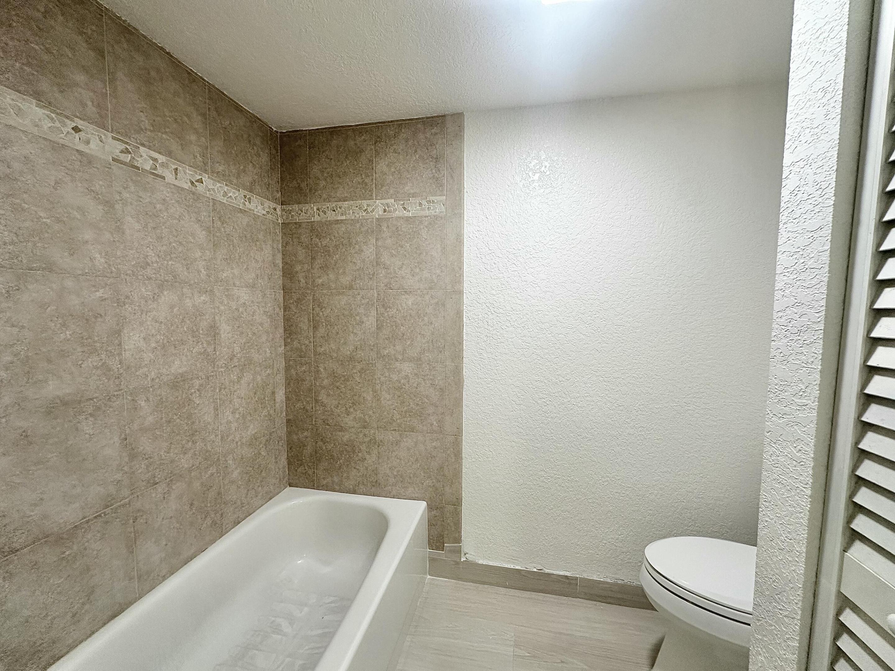 LAKEWOOD OF PALM SPRINGS - Residential