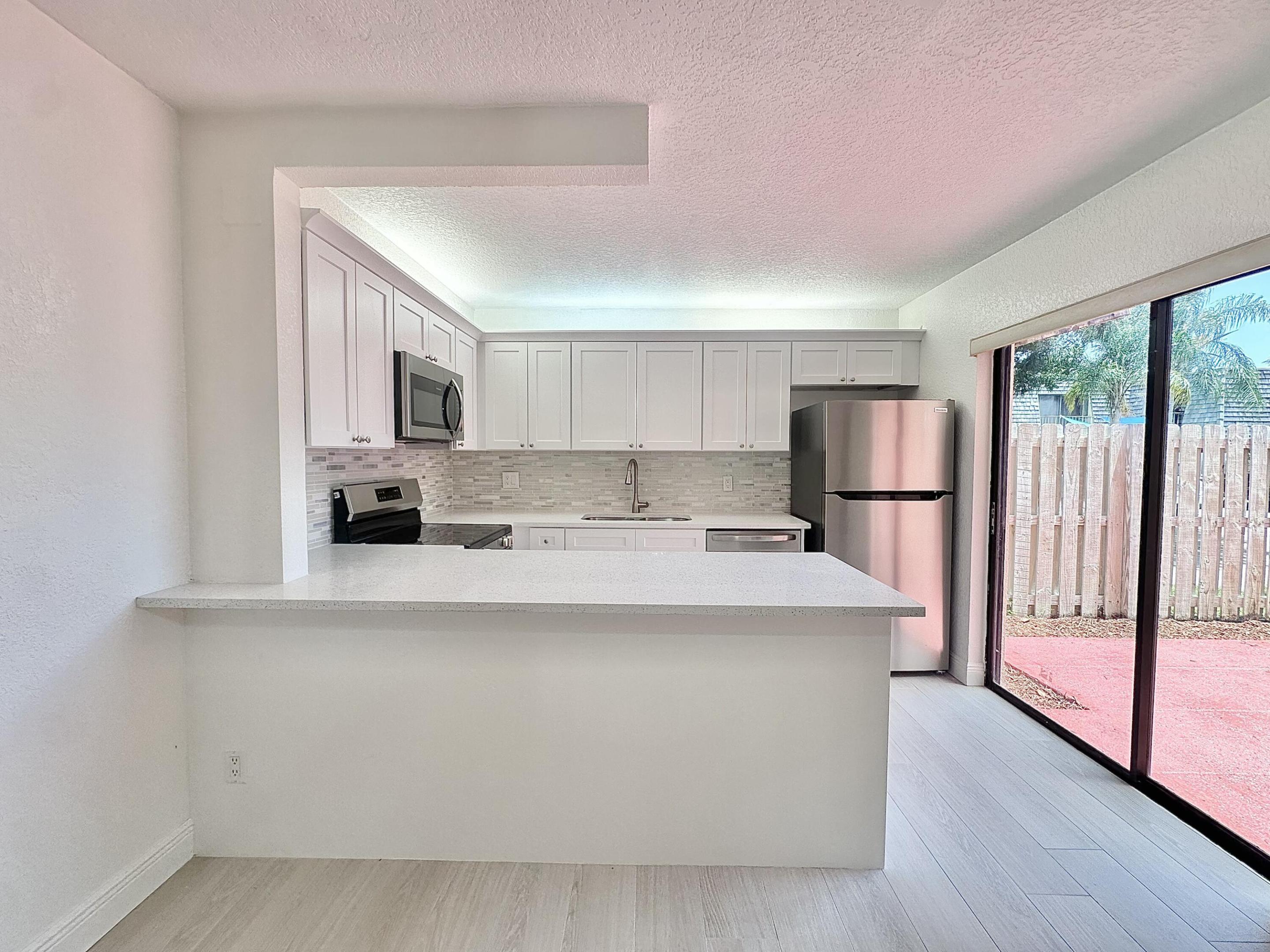 LAKEWOOD OF PALM SPRINGS - Residential