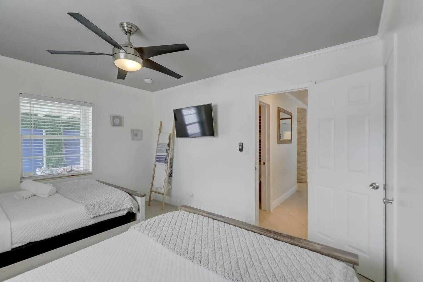 Oakland Ocean Mile Add 29 - Residential Income