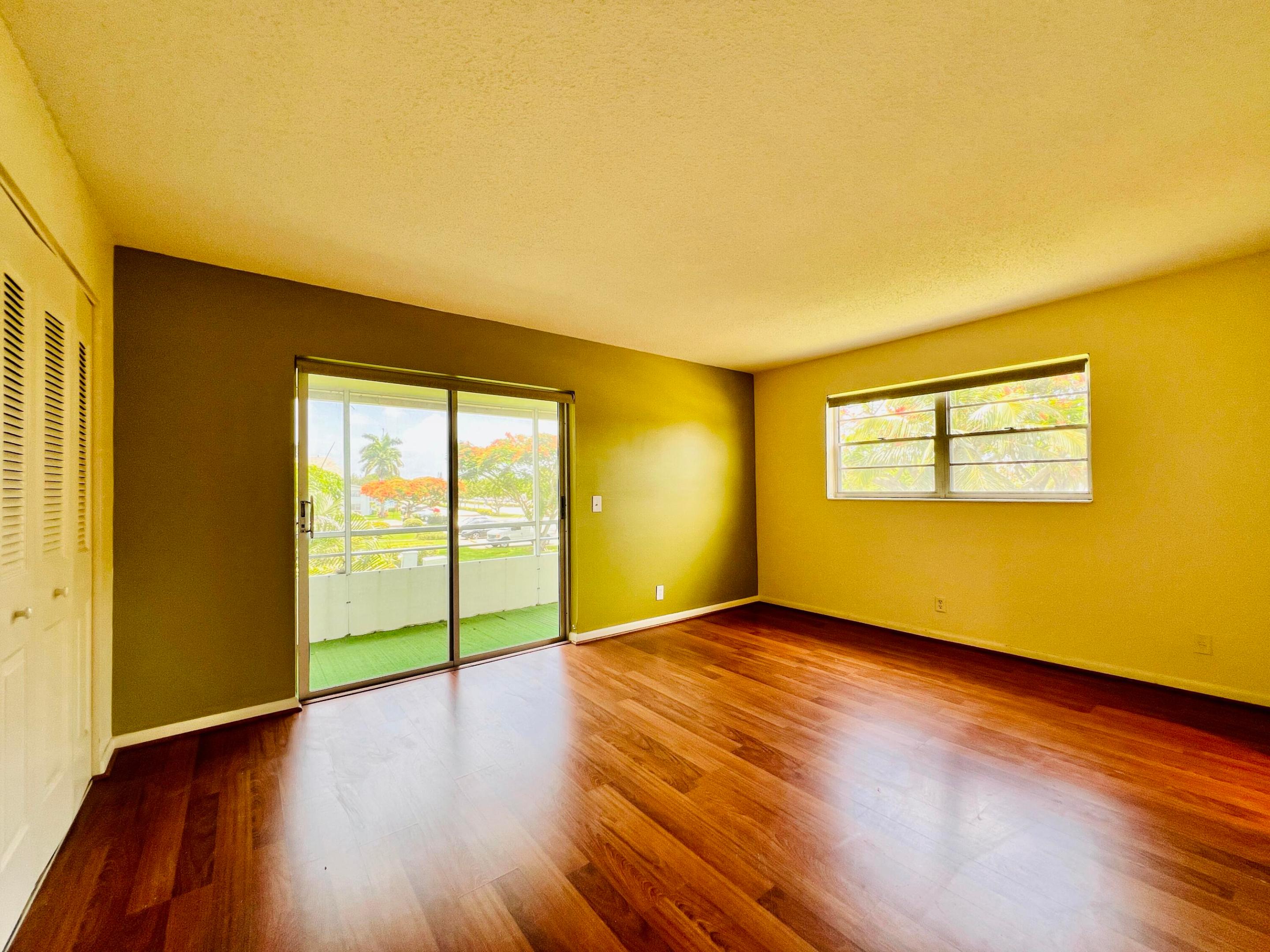 CENTURY VILLAGE - WINDSOR CONDOS - Residential