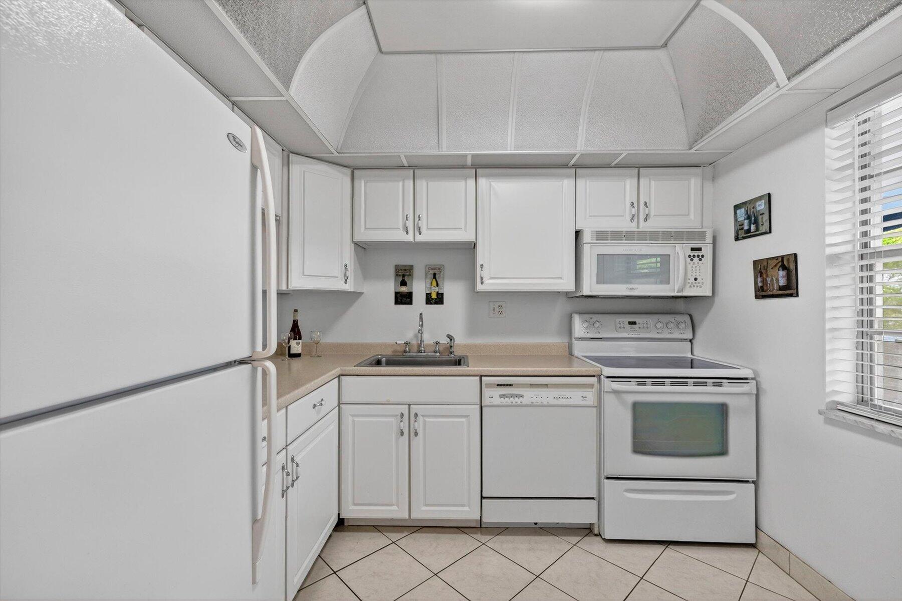 ORIOLE GOLF & TENNIS CLUB CONDO - Residential