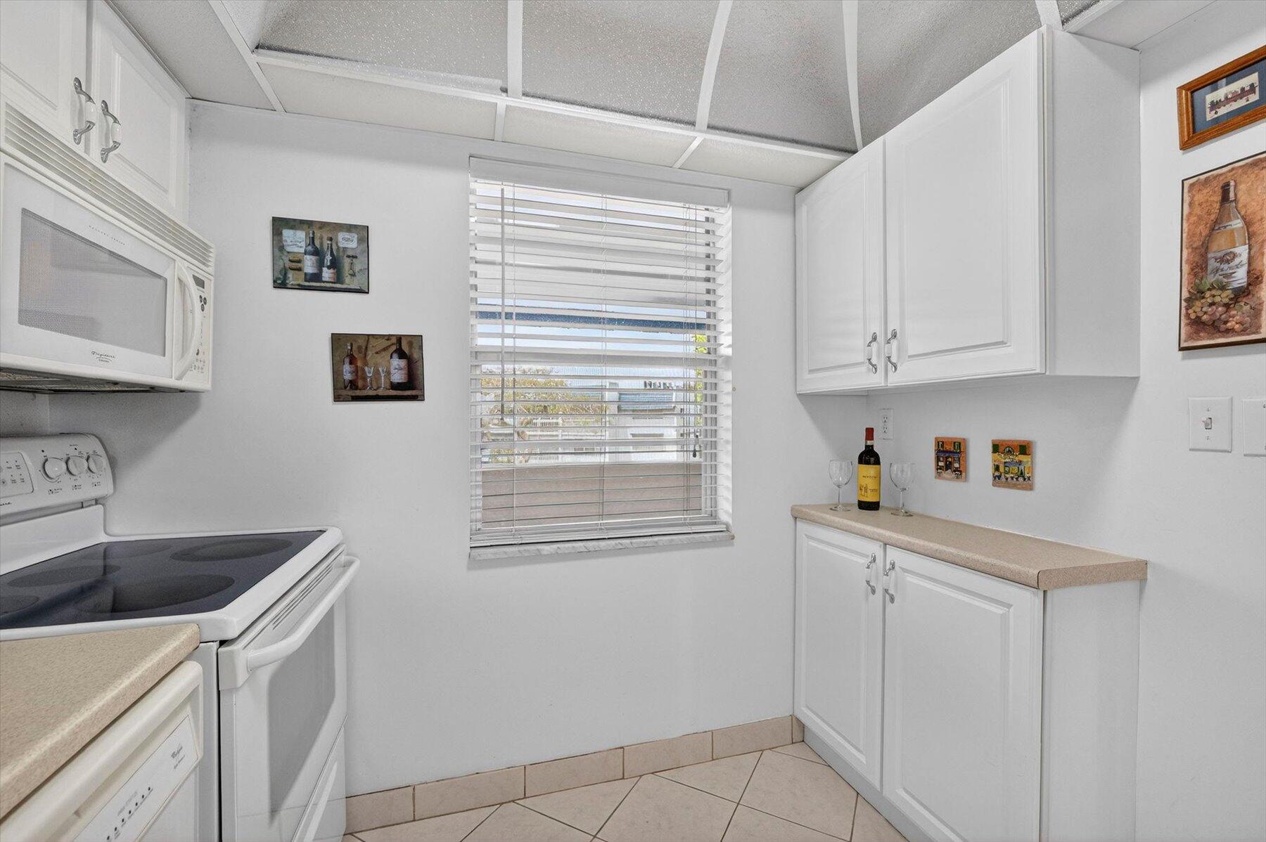 ORIOLE GOLF & TENNIS CLUB CONDO - Residential