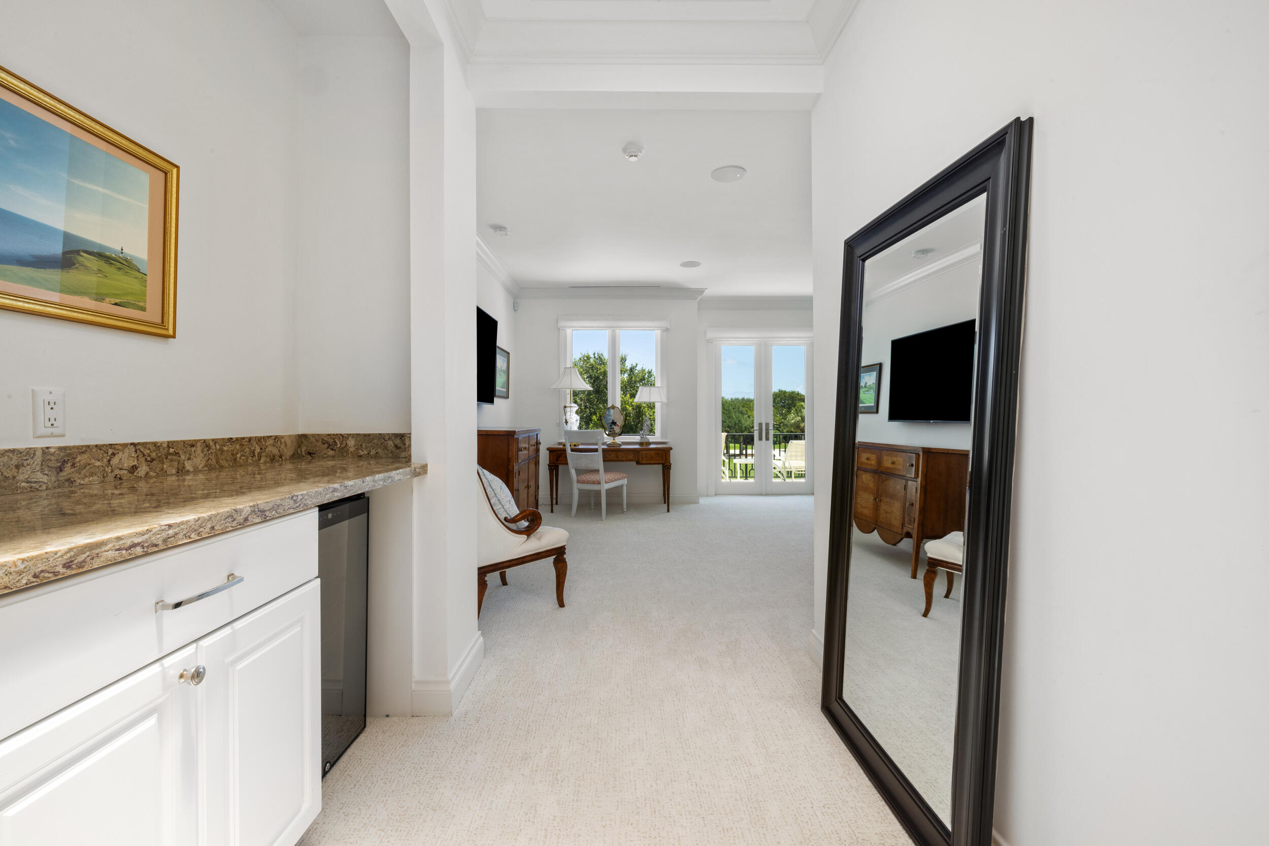 JUPITER HILLS VILLAGE - Residential