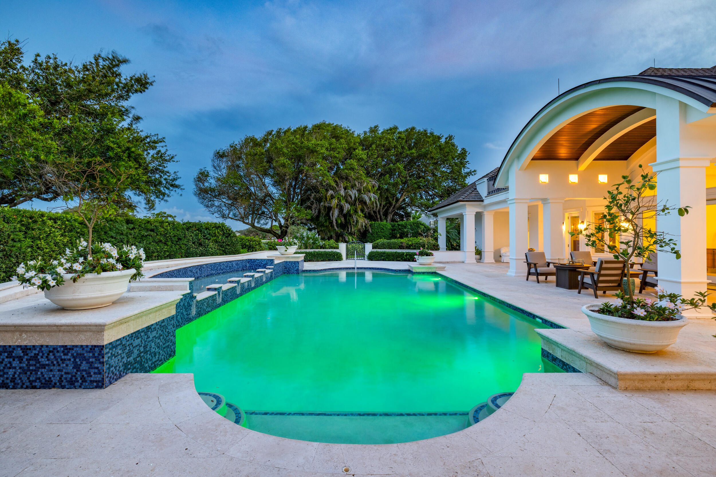 JUPITER HILLS VILLAGE - Residential