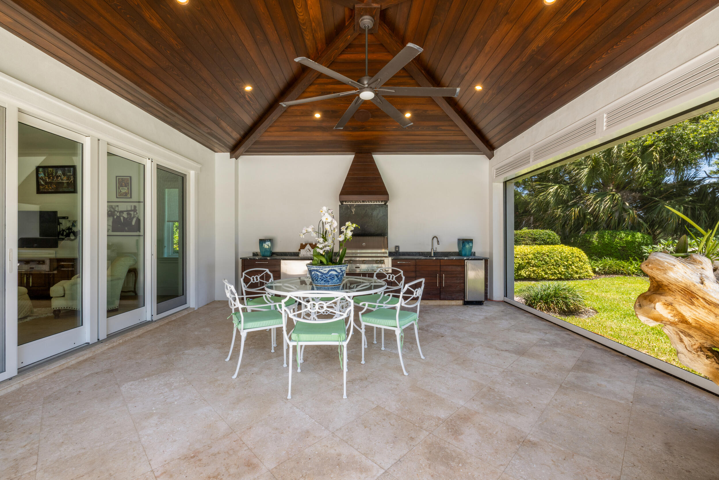 JUPITER HILLS VILLAGE - Residential