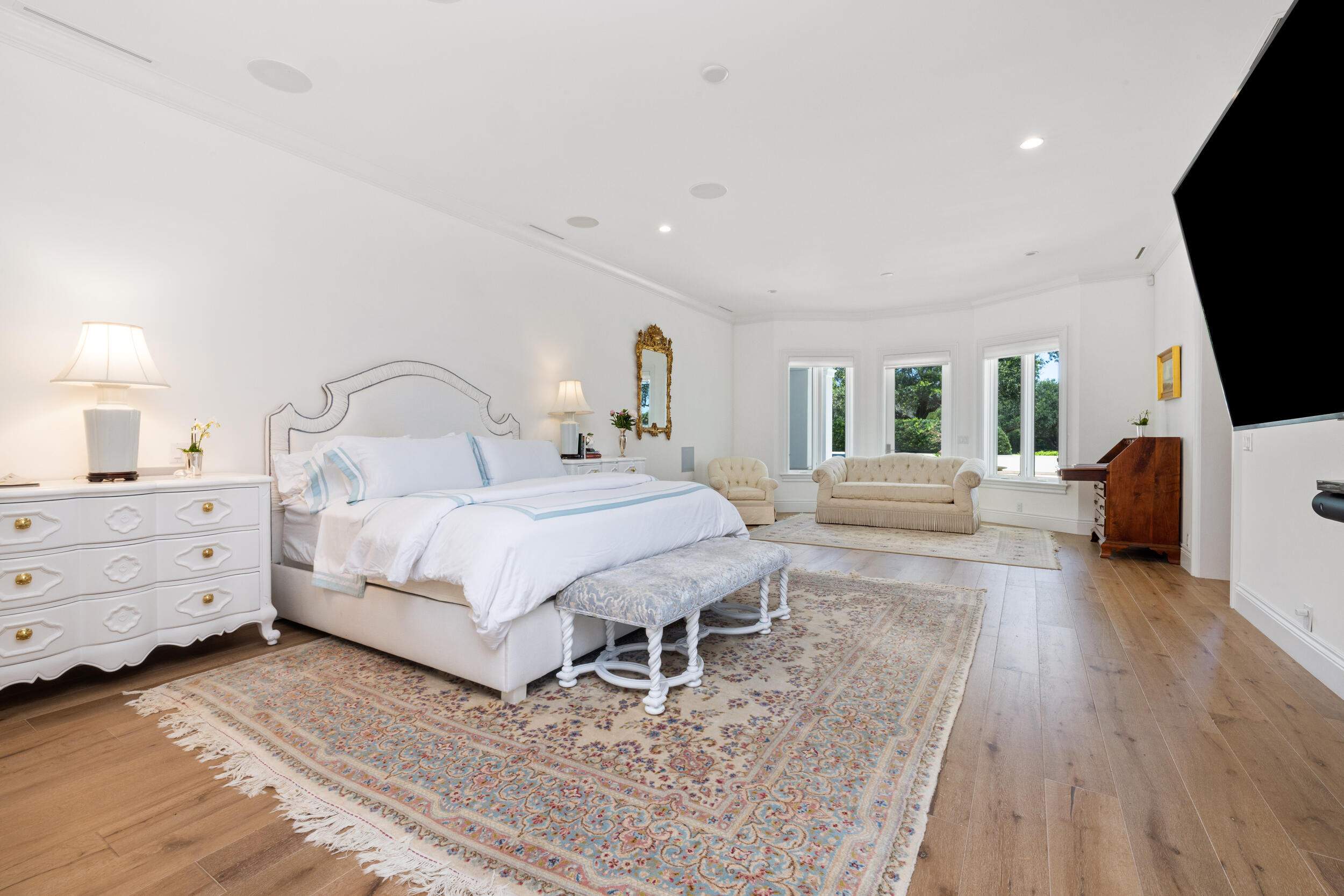 JUPITER HILLS VILLAGE - Residential