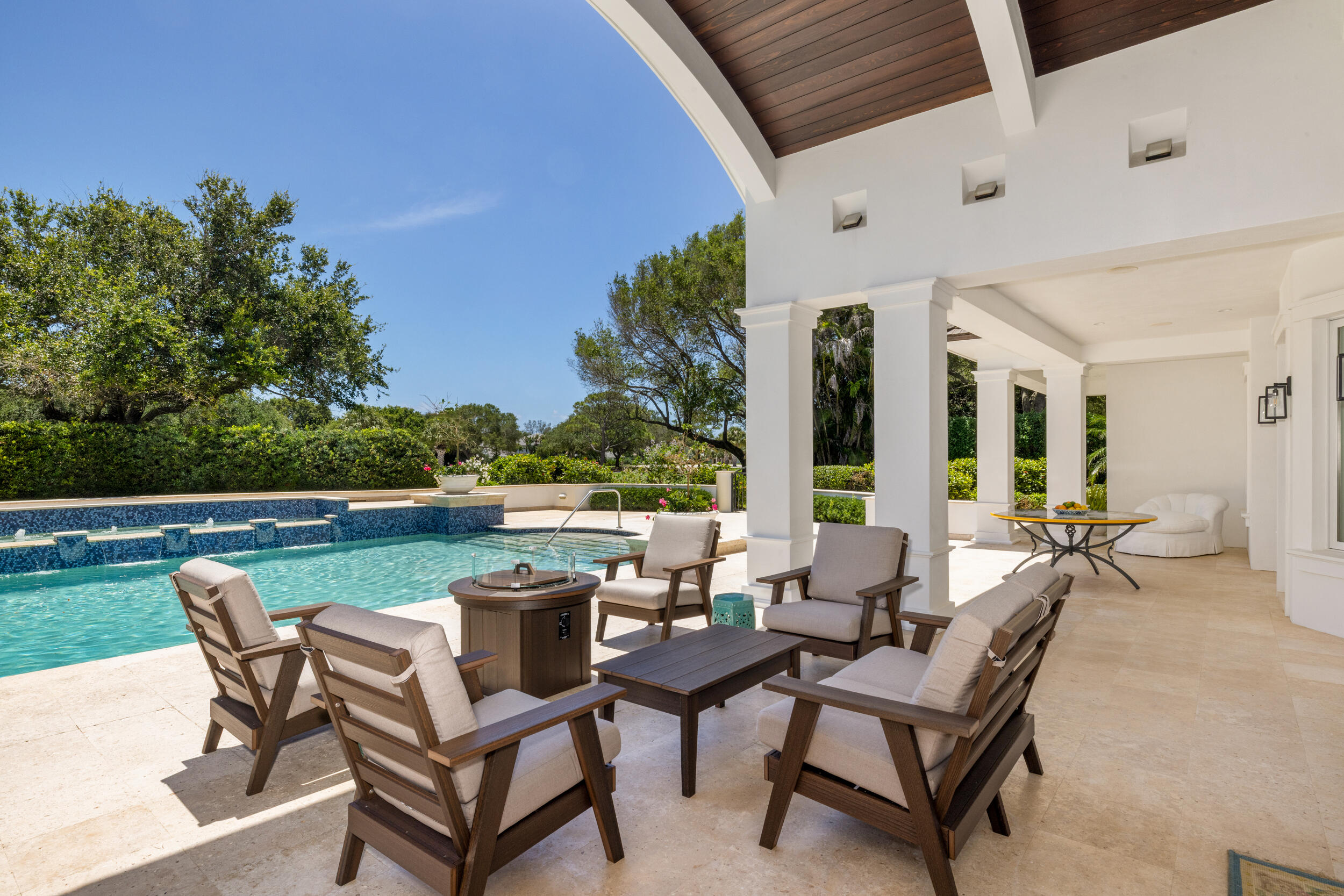 JUPITER HILLS VILLAGE - Residential