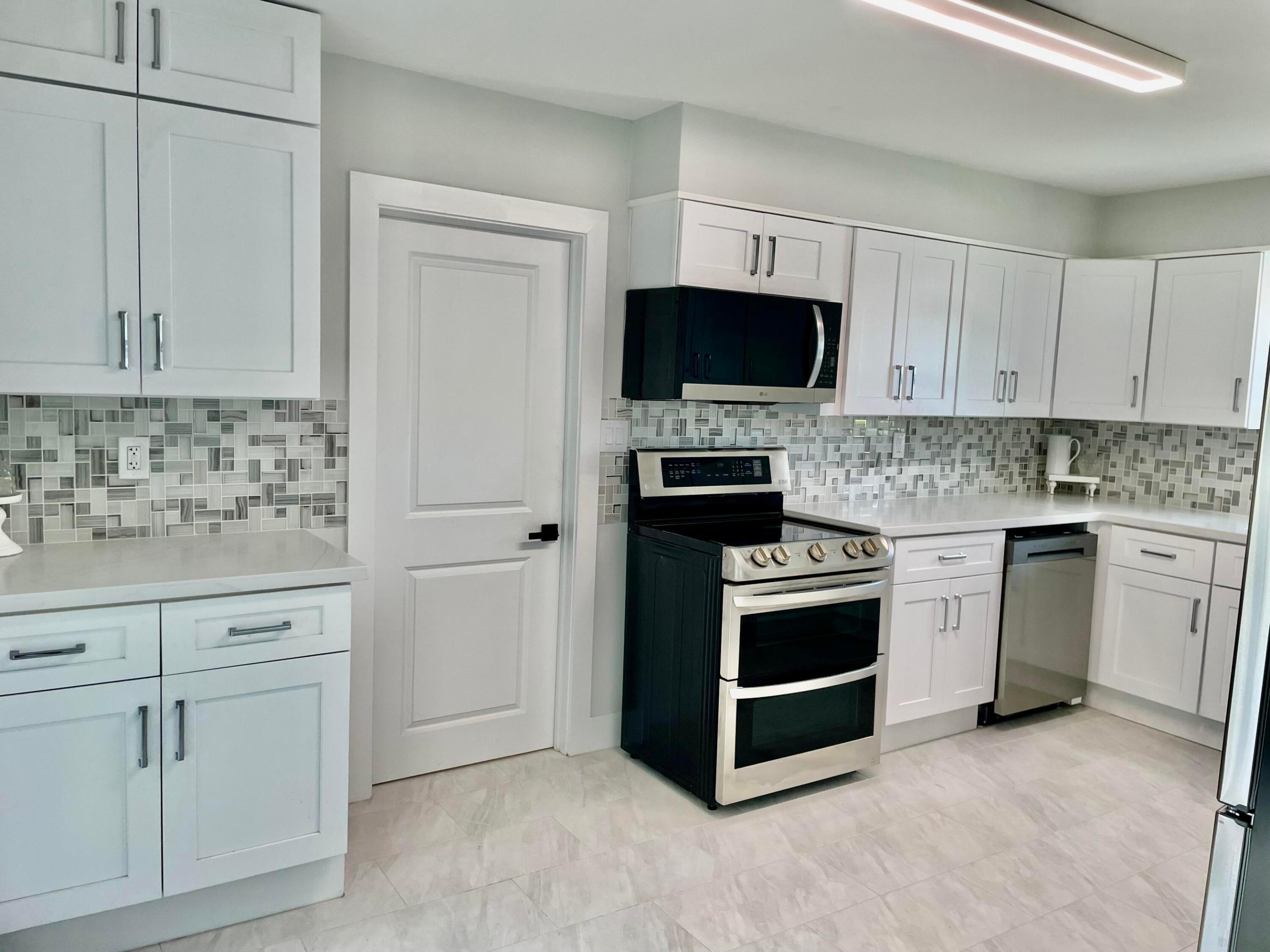 WAVERLY HEIGHTS - Residential