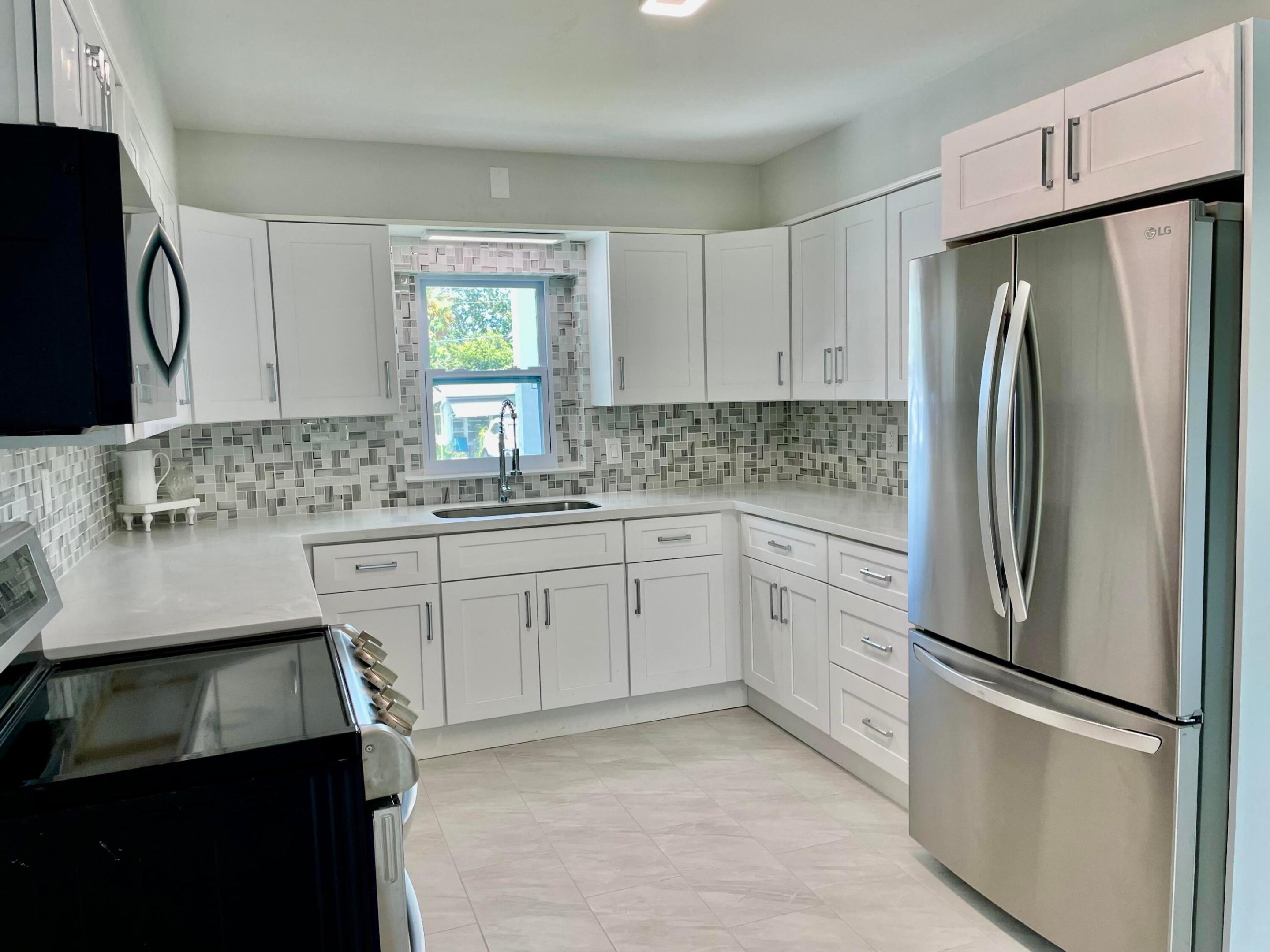 WAVERLY HEIGHTS - Residential