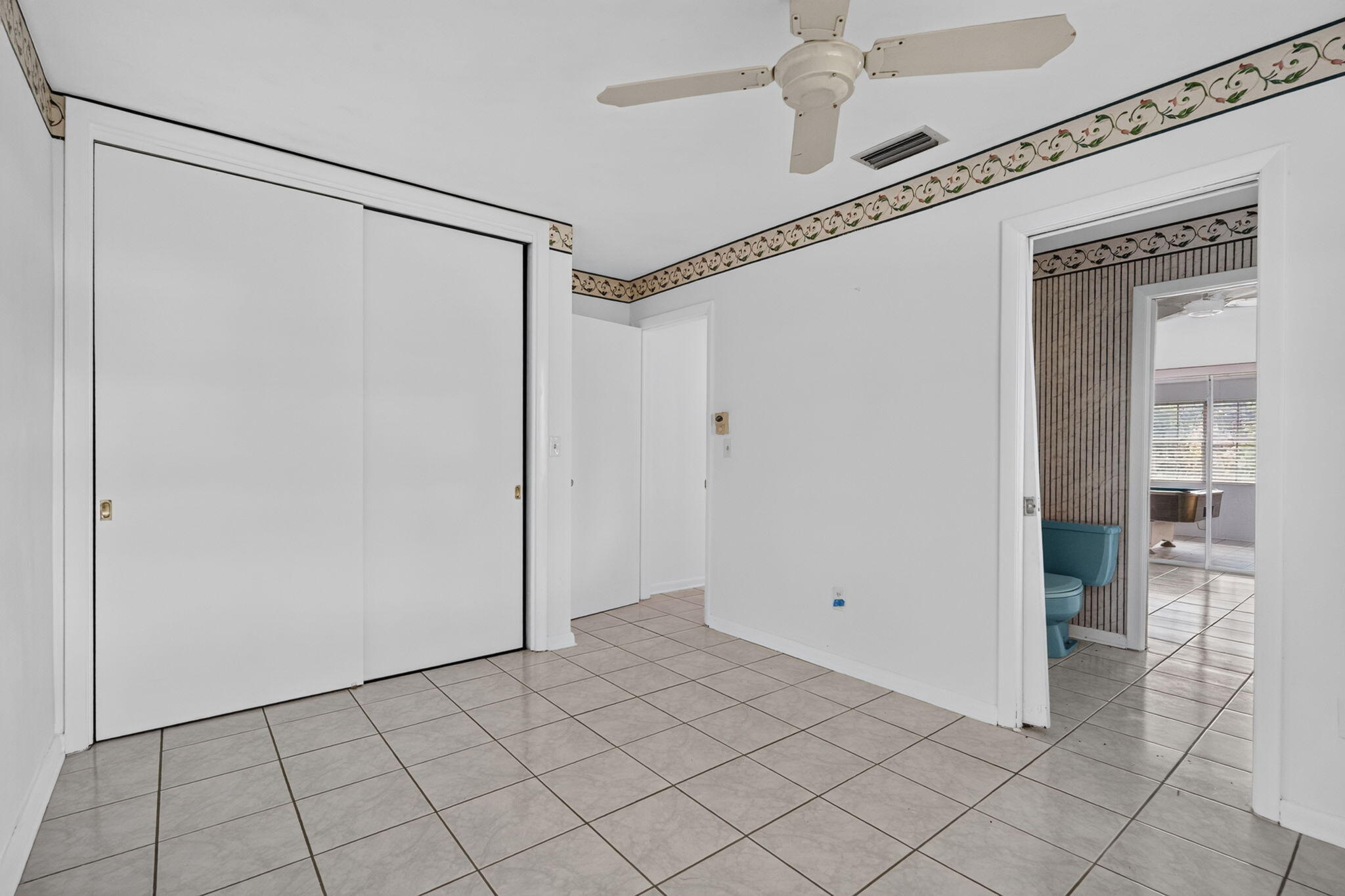 YACHT CLUB - Residential