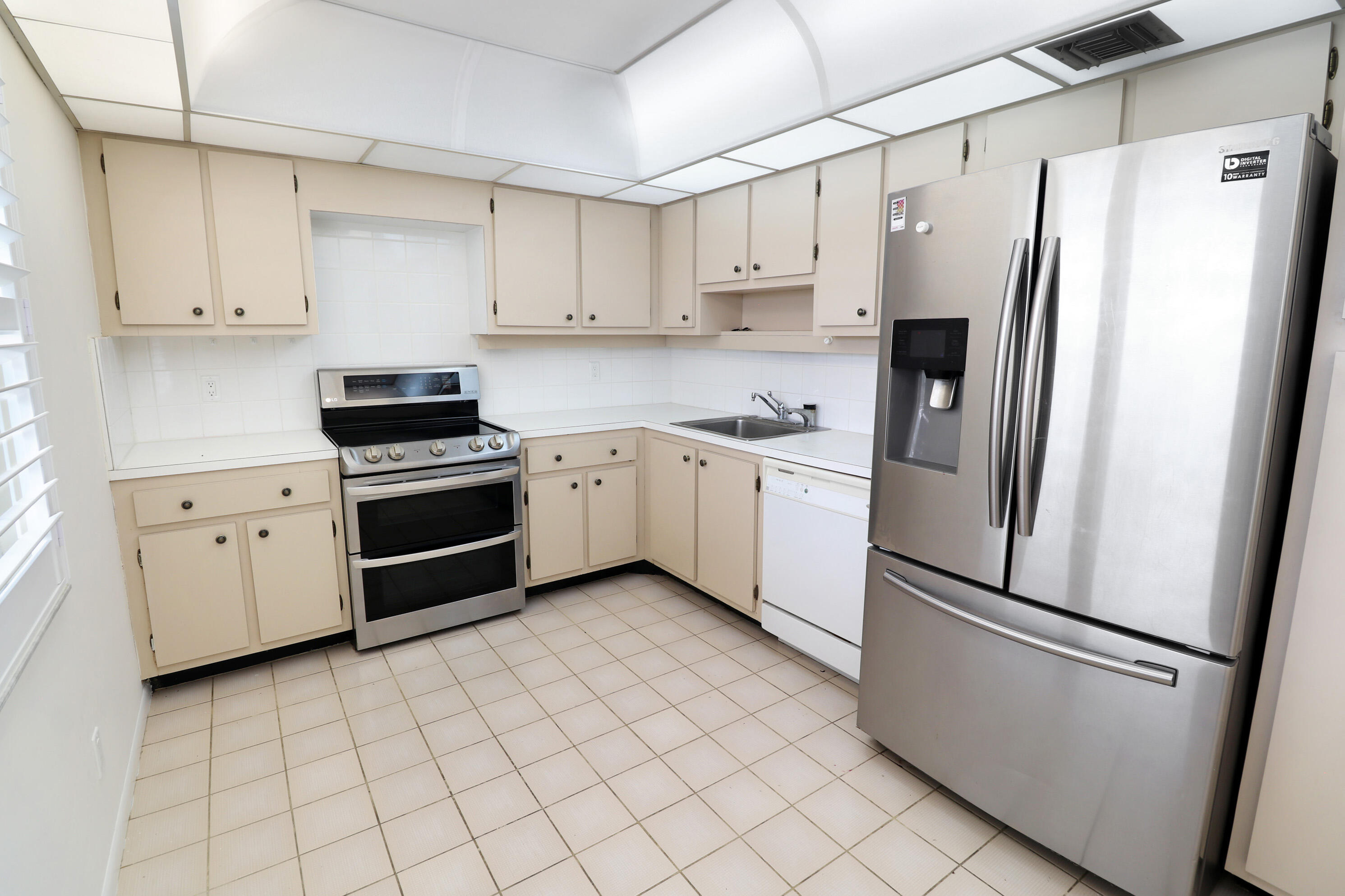 NO 52 PALM-AIRE COUNTRY CLUB - Residential