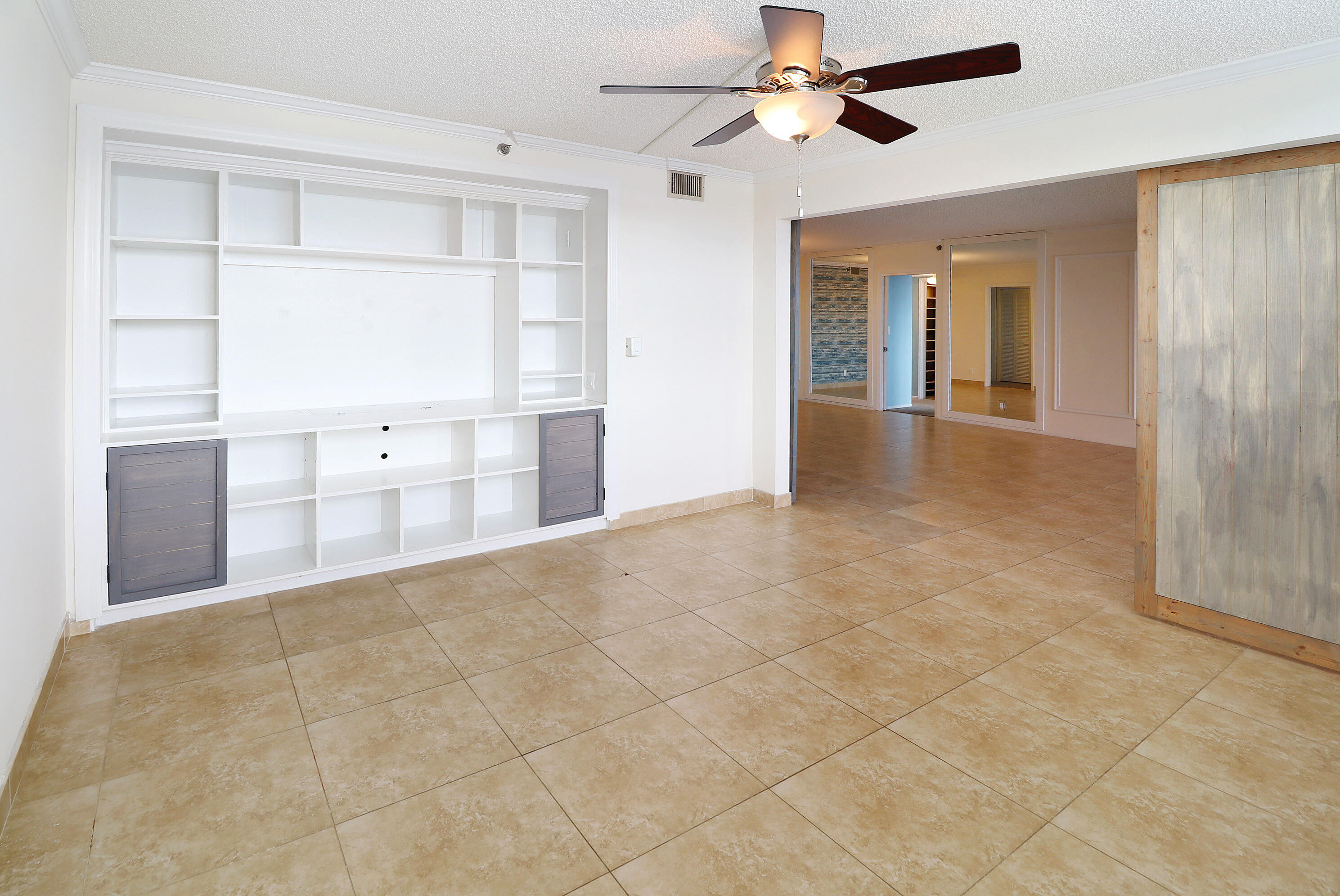 NO 52 PALM-AIRE COUNTRY CLUB - Residential