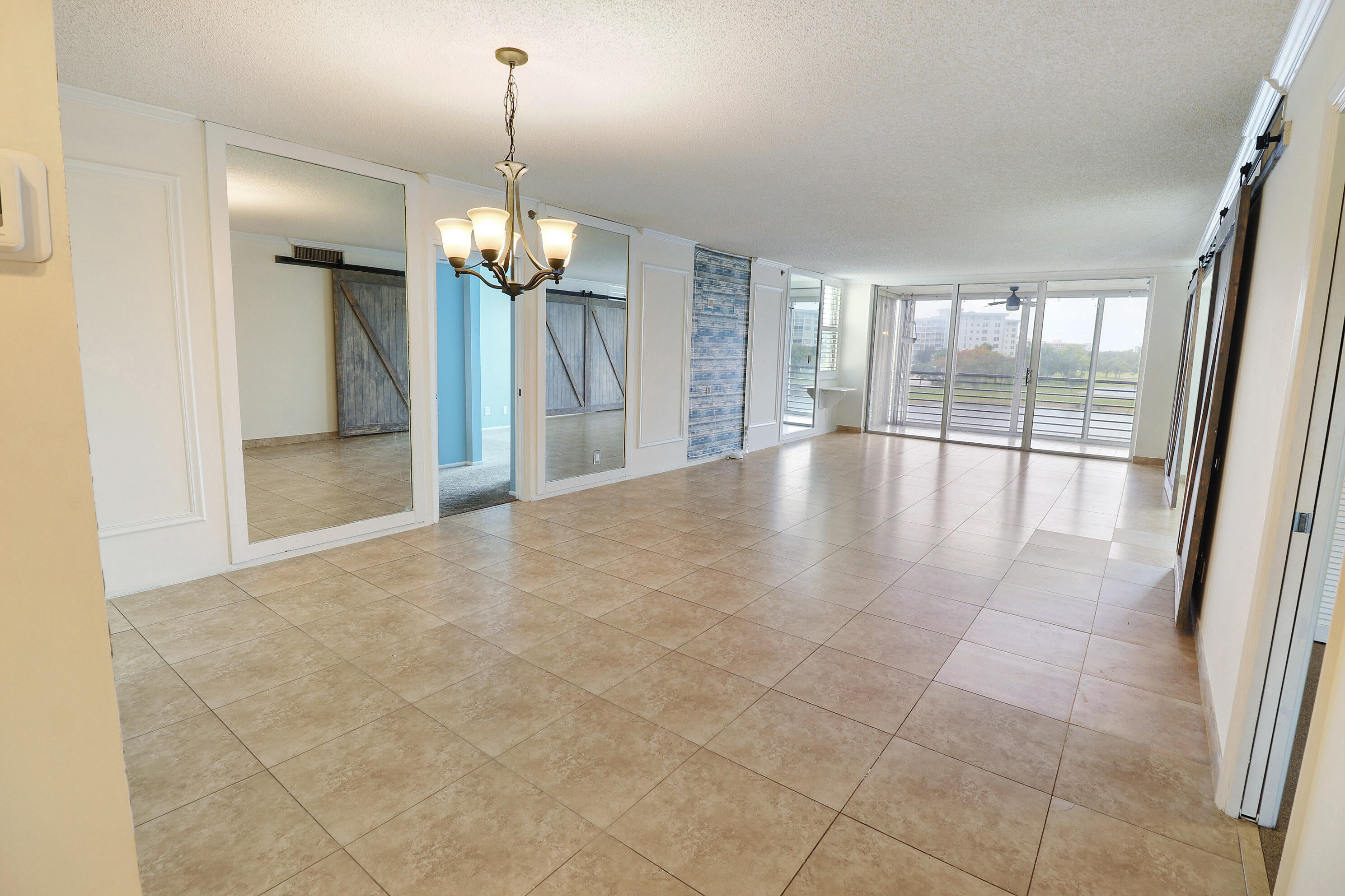 NO 52 PALM-AIRE COUNTRY CLUB - Residential